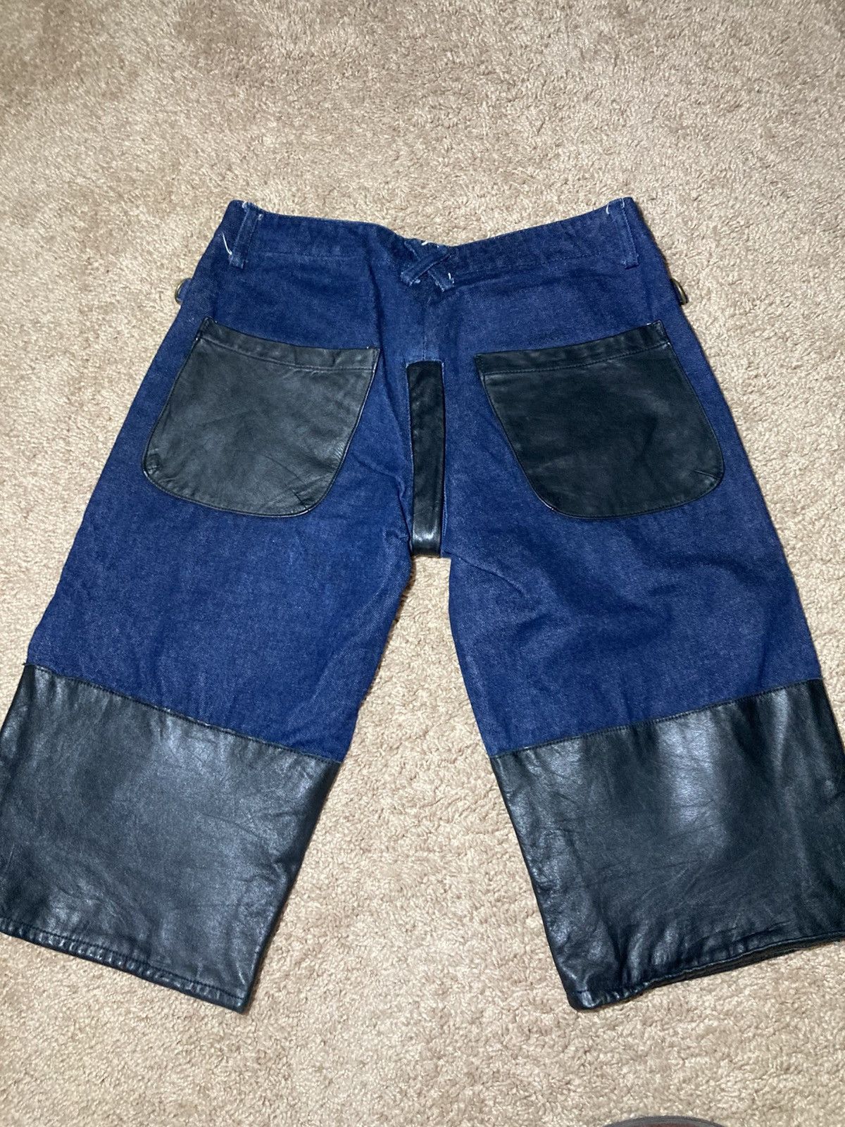 20471120 × Beauty Beast × Japanese Brand AW98 Beauty Beast Dark Knight Leather Denim Patchwork Shorts Size US 32 / EU 48 - 7 Thumbnail