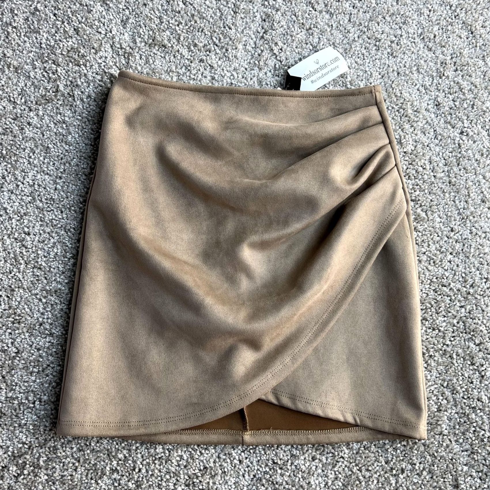 Vintage Windsor Skirt Womens XS Brown Suede Look Tulip Mini Wrap High Waist Asymmetric XS Brown Suede Look Tulip Mini Skirt Womens Size 26" / US 2 / IT 38 - 2 Thumbnail