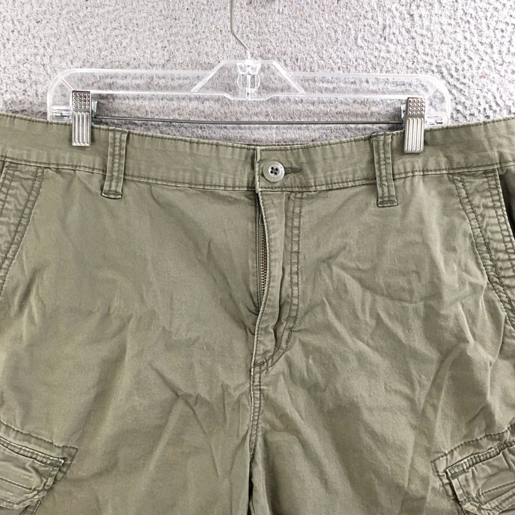 Vintage Unionbay Cargo Short Mens 38 Mid Rise Cotton Blend Zip Fly Flat Front Green Size US 38 / EU 54 - 2 Thumbnail