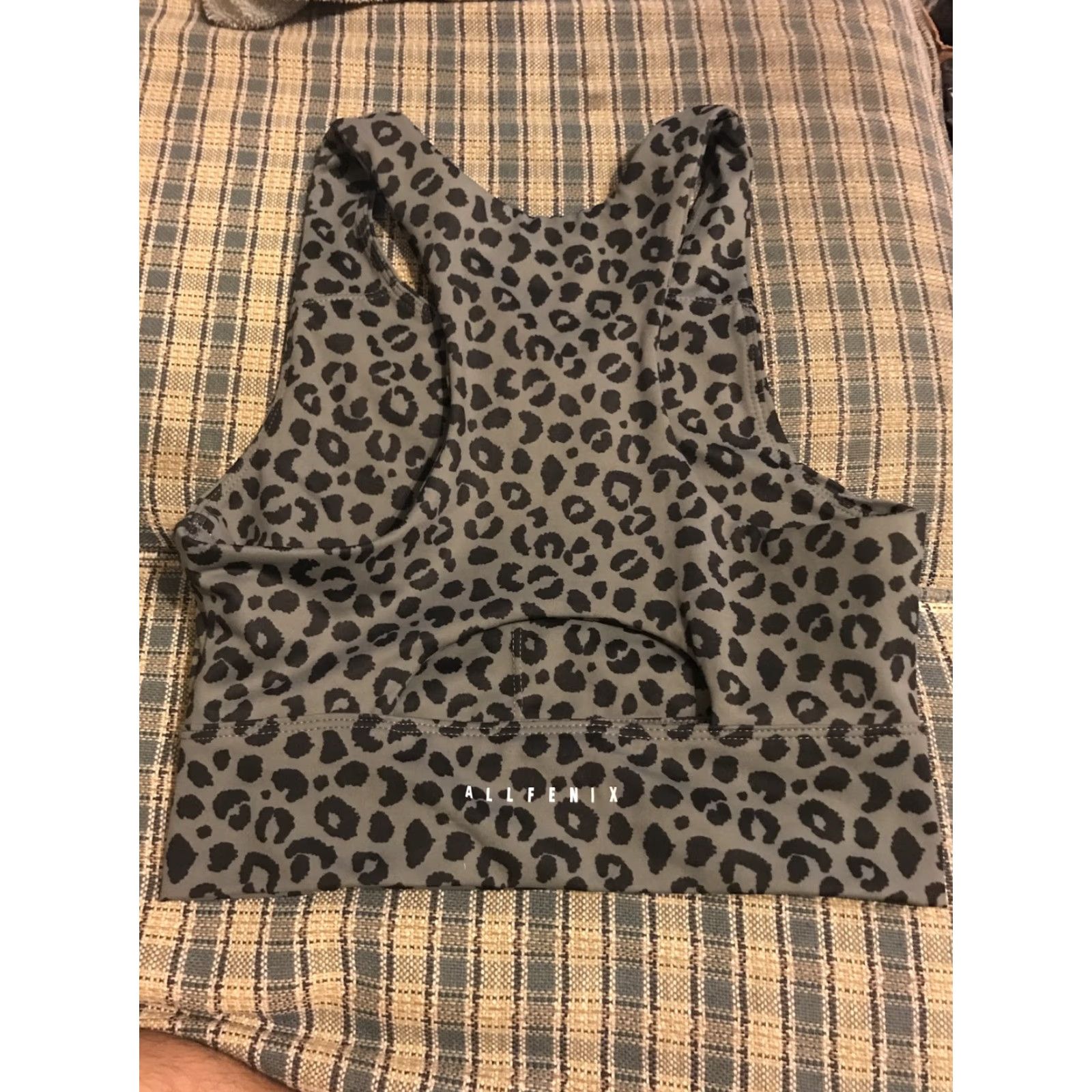 Vintage ALLFENIX Sports Bra Womens Medium Gray Leopard Print Sports Bra Racerback Pullover Full Coverage Flexible Gym & Training Activewear Size ONE SIZE - 3 Thumbnail