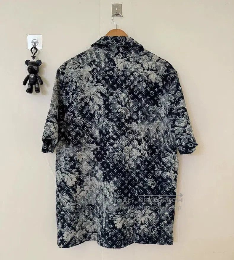 Louis Vuitton Louis Vuitton Tapestry Short Sleeve Shirt. Size US L / EU 52-54 / 3 - 3 Thumbnail