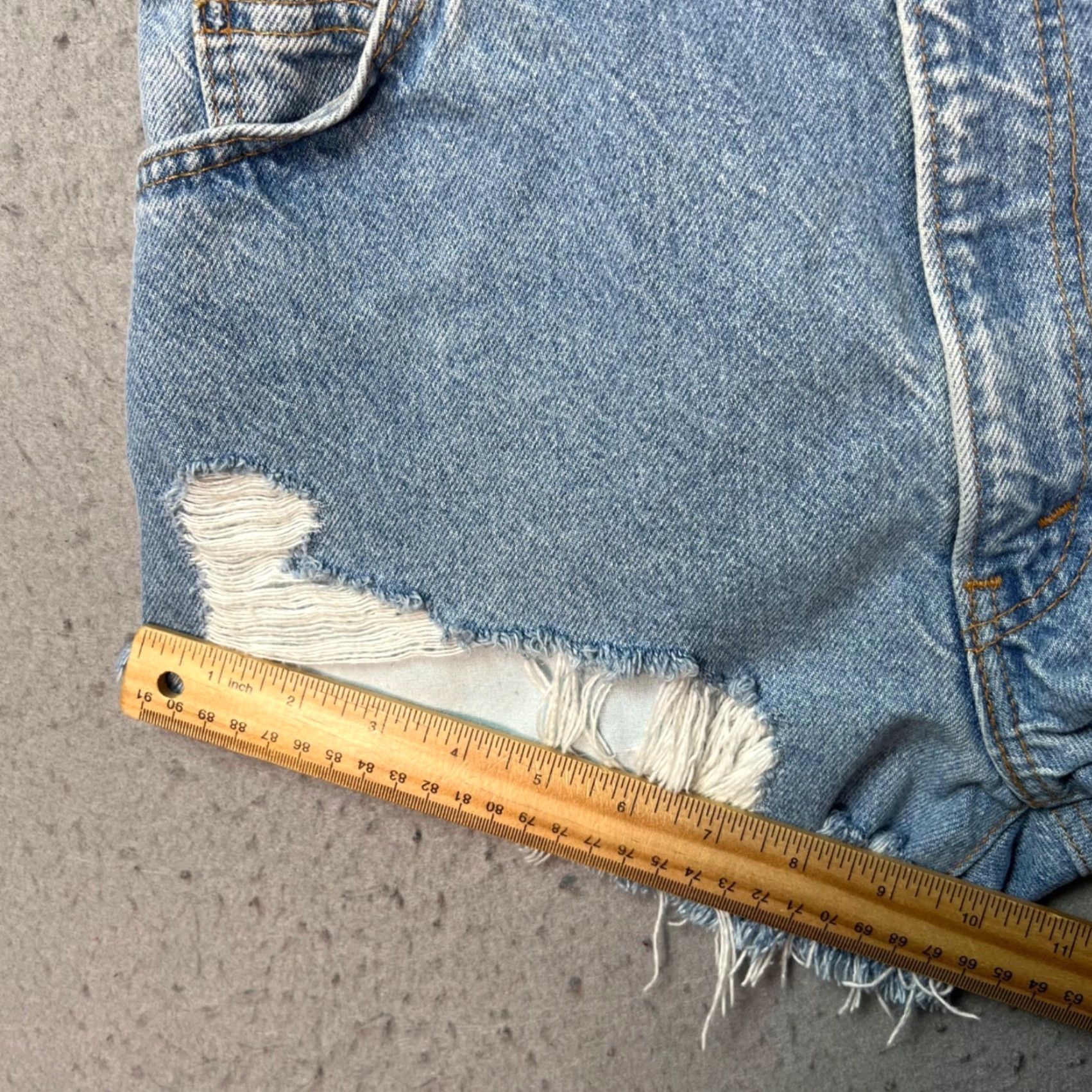 Levi's VINTAGE Levi's Womens 28 Denim Cut-Off Shorts Distressed Blue Frayed Hem Size 28" / US 6 / IT 42 - 7 Thumbnail