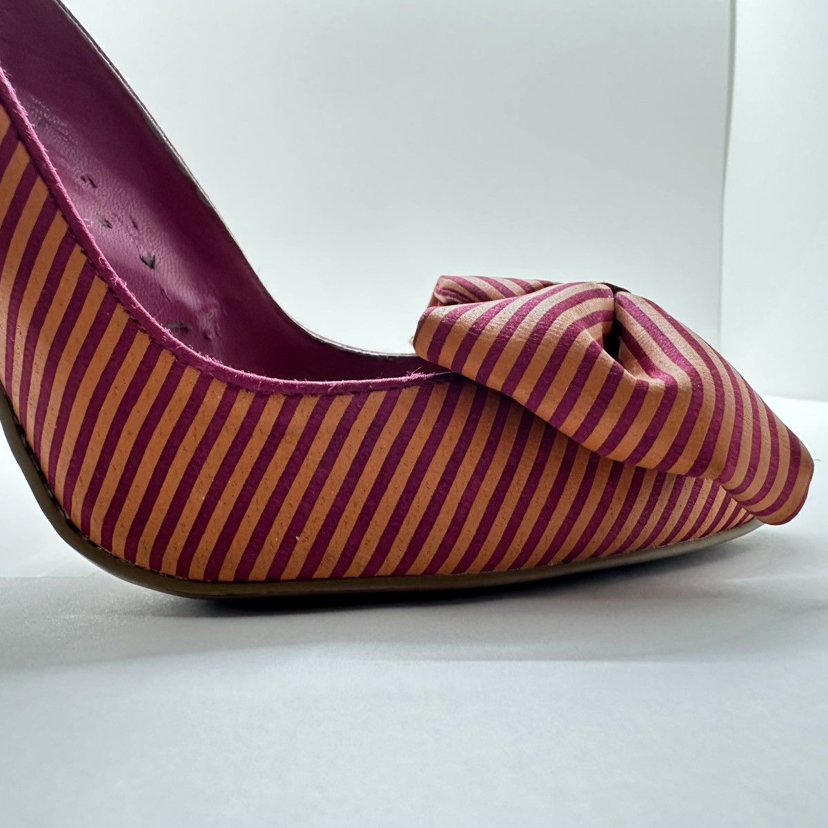 Kurt Geiger Kurt Geiger Gold Striped Satin Heels Statement Bow 38 US 7 Size US 8 / IT 38 - 10 Thumbnail