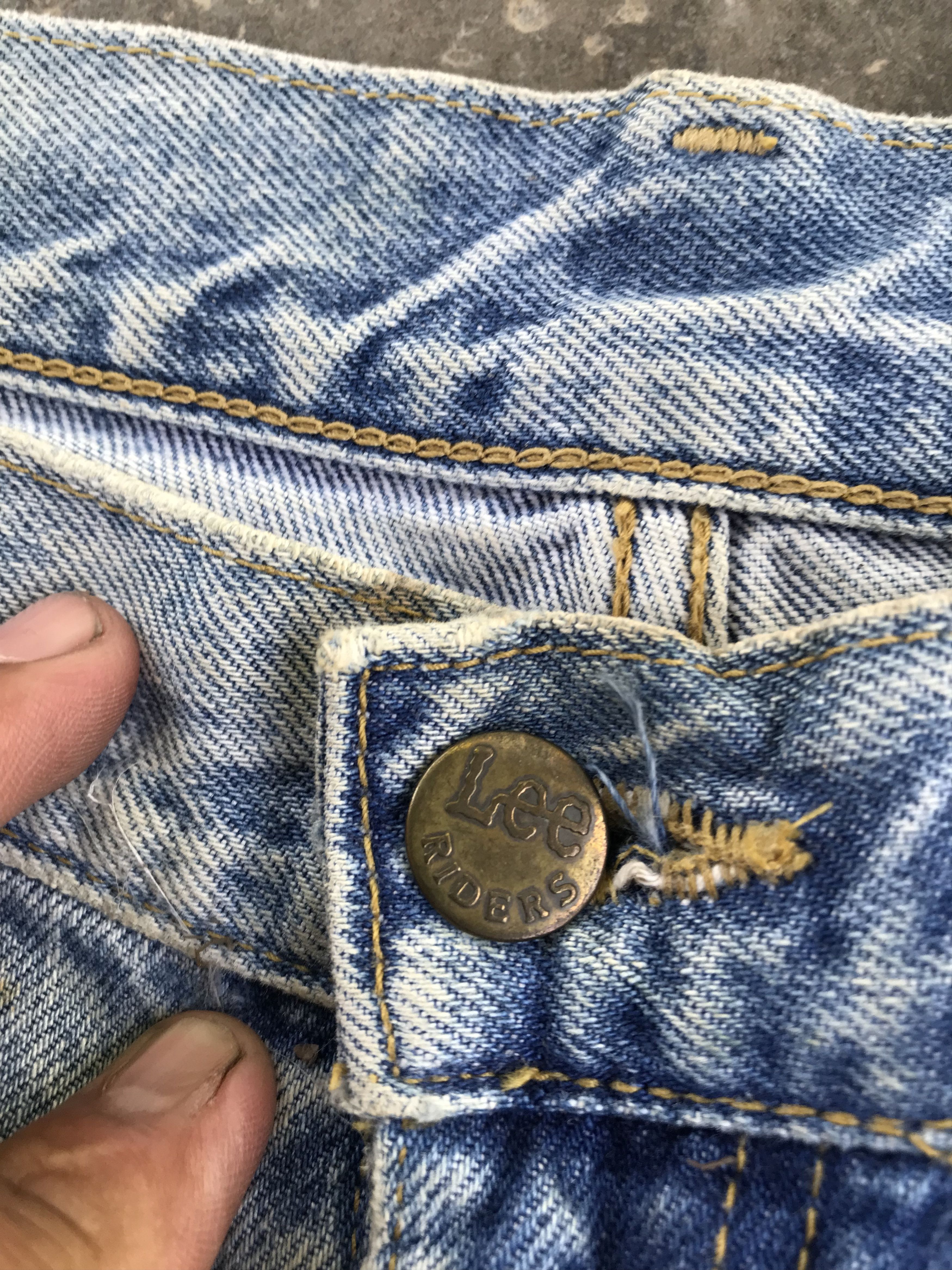 Tornado Mart Vtg 90s Lee Rider Distressed Denim-Size 34-if six was nine Size US 34 / EU 50 - 12 Thumbnail