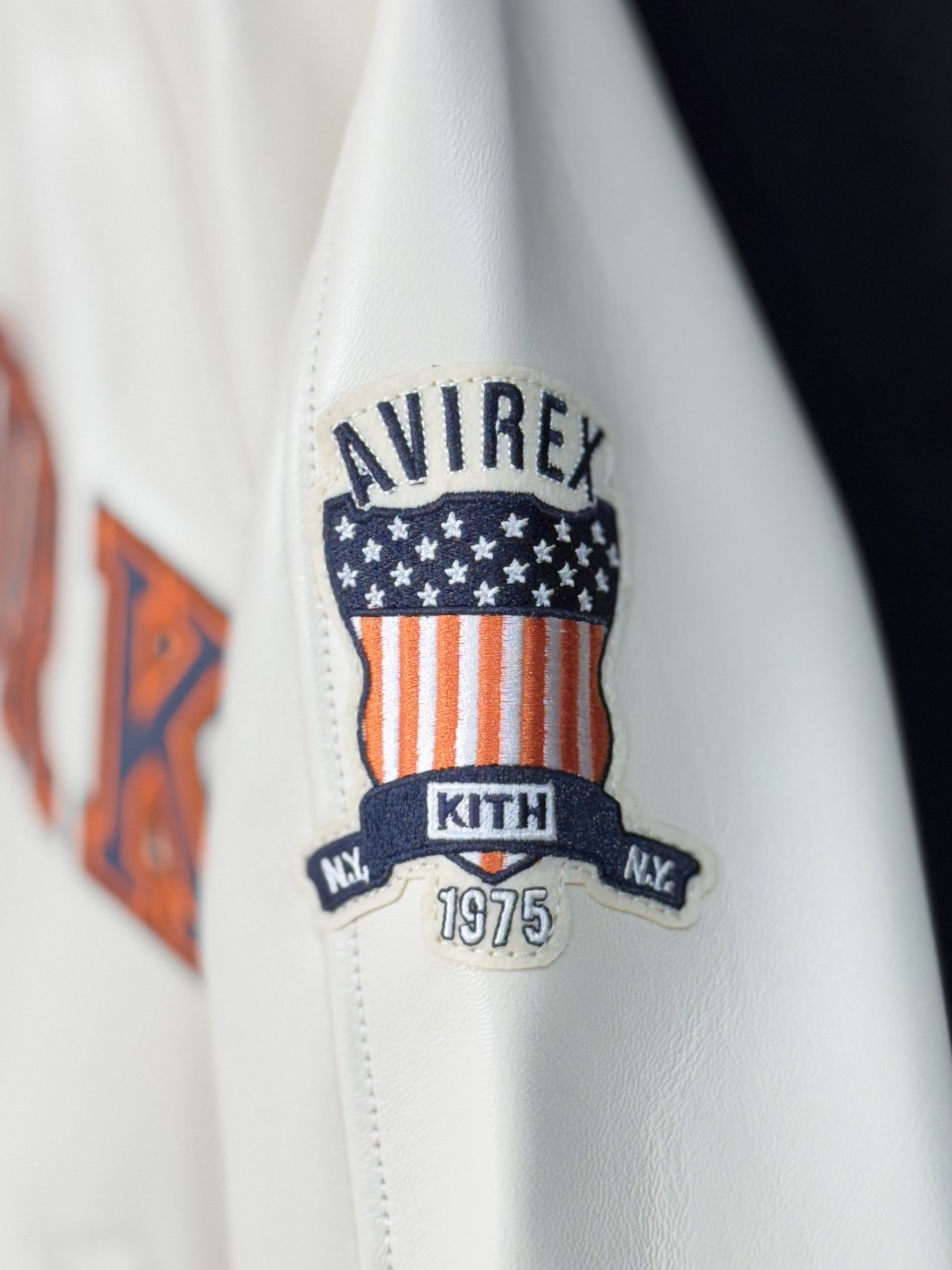 Avirex × Kith Kith & AVIREX for the New York Knicks Icon Jacket Size US M / EU 48-50 / 2 - 8 Thumbnail