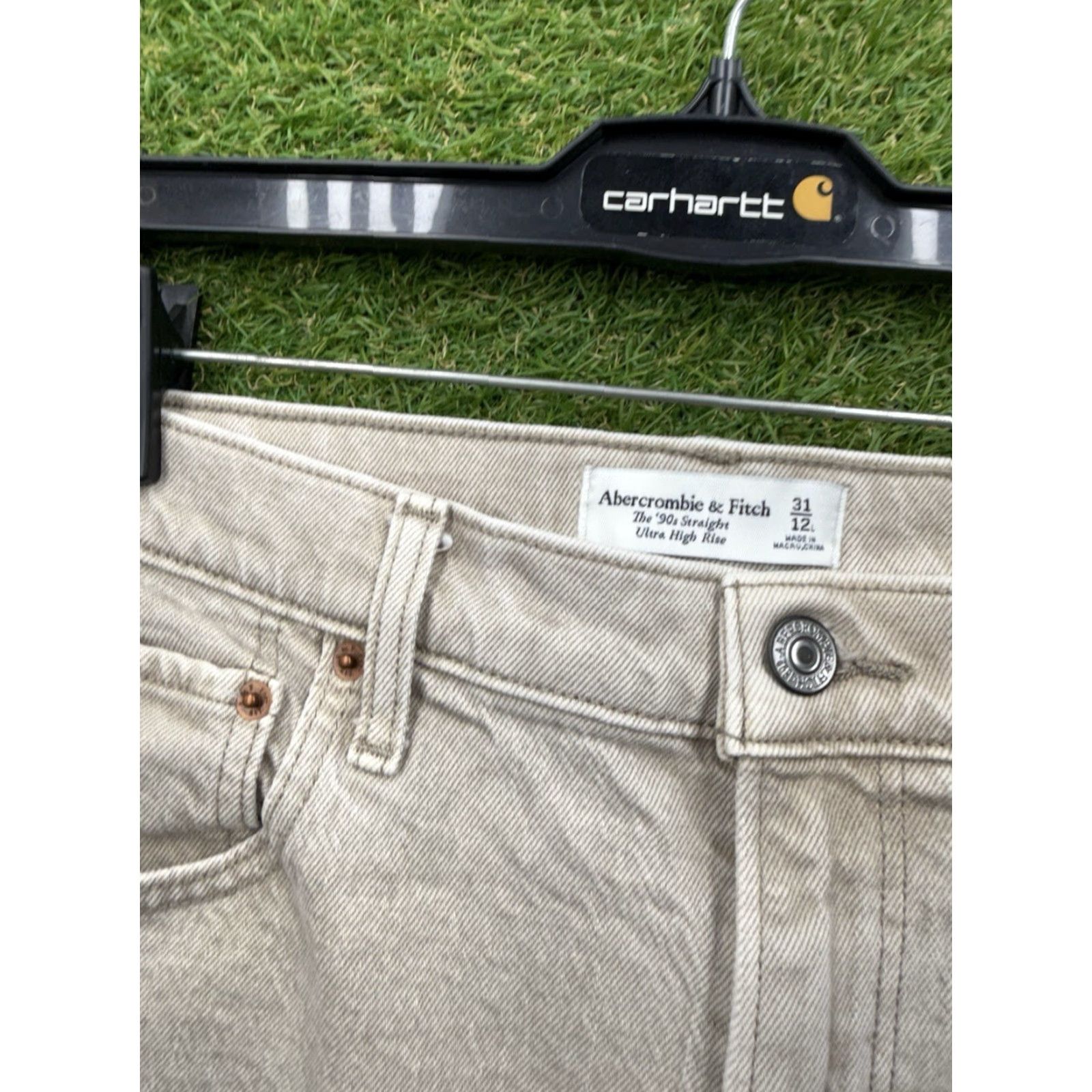 Abercrombie & Fitch Abercrombie & Fitch Jeans Women's Size 12 32-Inch Inseam Light Wash Straight Fit High Rise Cotton Blend Fall Summer Spring Winter Size 34" / US 12 / IT 48 - 3 Thumbnail