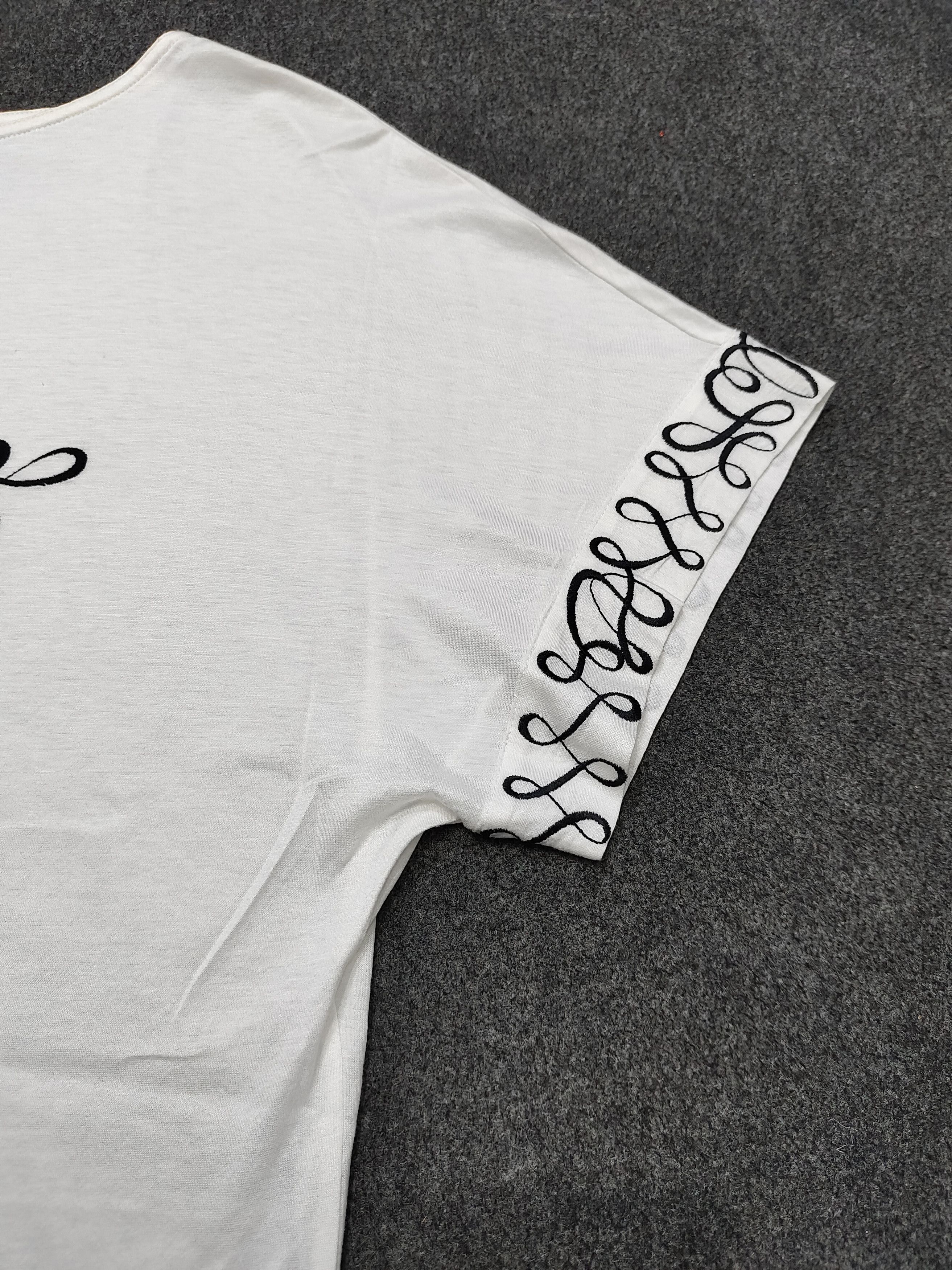 Christian Dior Monsieur Vtg Christian Dior💥Embroidered Logo Tshirt Size L / US 10 / IT 46 - 8 Thumbnail