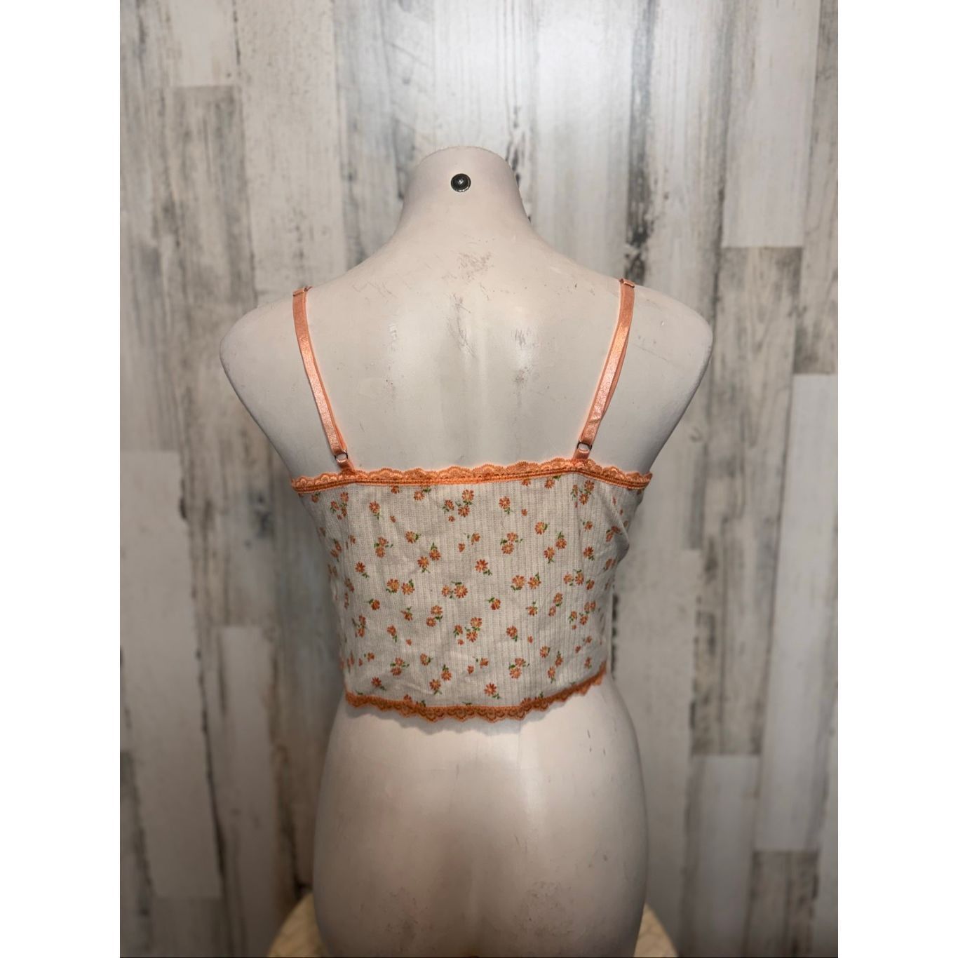 Forever 21 Forever 21 Floral Lace Trim Camisole Crop Top Size M Size M / US 6-8 / IT 42-44 - 2 Thumbnail
