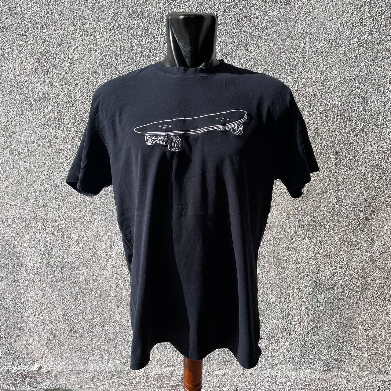 FCUK ⭐️SALE⭐️ [XL] FRENCH CONNECTION FCUK SKAREBOARD TSHIRT Size US XL / EU 56 / 4 - 1 Thumbnail