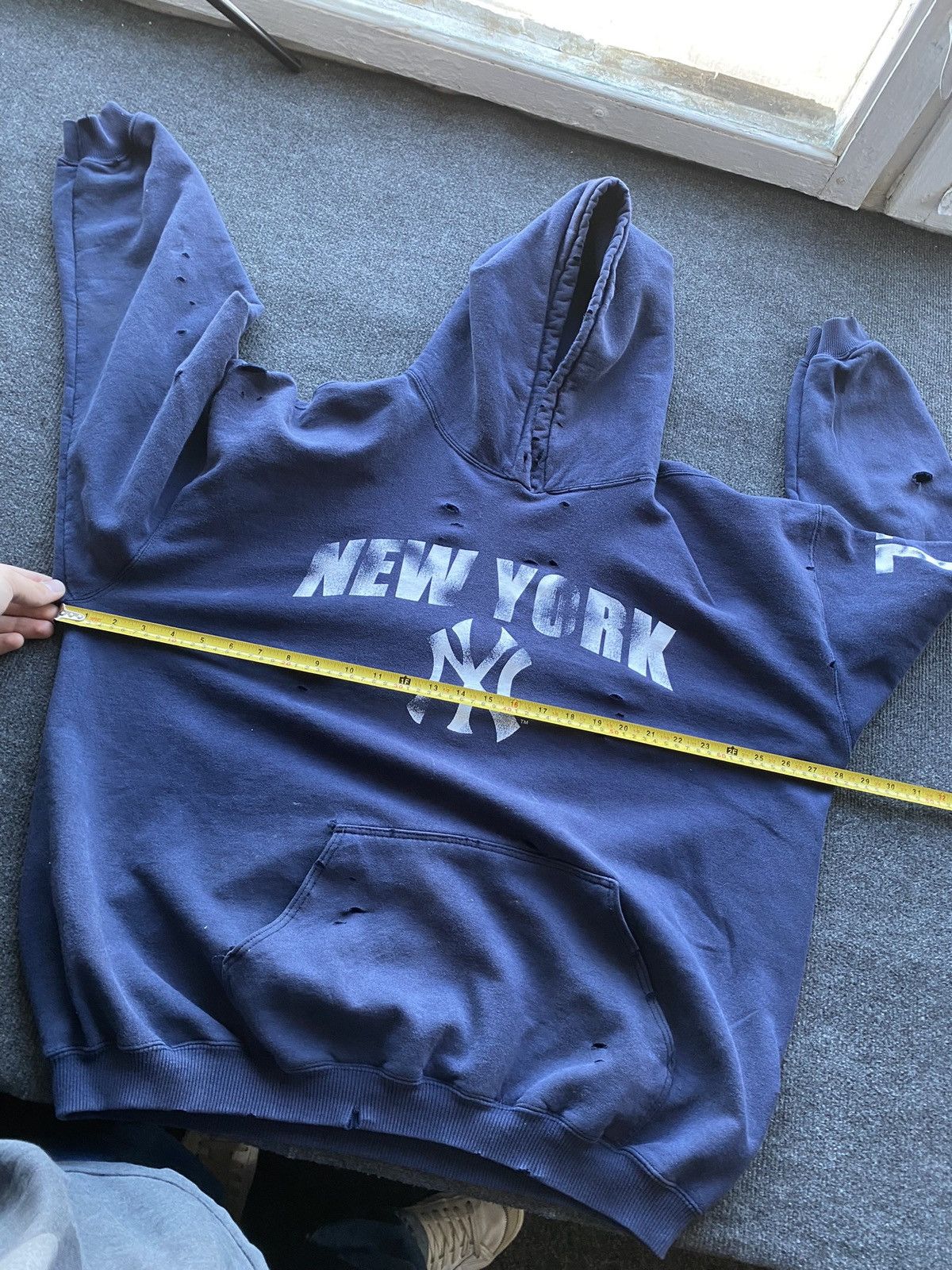 New York Yankees 🔥New York Yankees Vntg Distressed Hoodie mens xl rare Size US XL / EU 56 / 4 - 6 Thumbnail