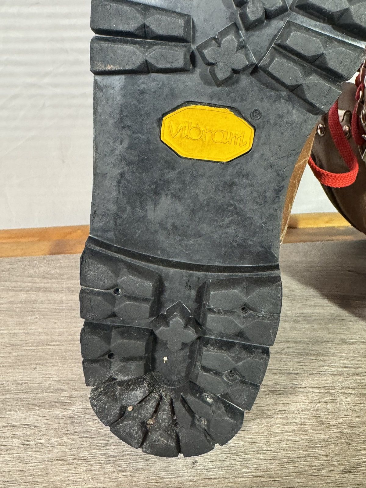 LOWA LOWA Mountaineering Boots Men’s MISMATCHED Sz 6M (R) 5.5M L Size US 6 / EU 39 - 14 Thumbnail