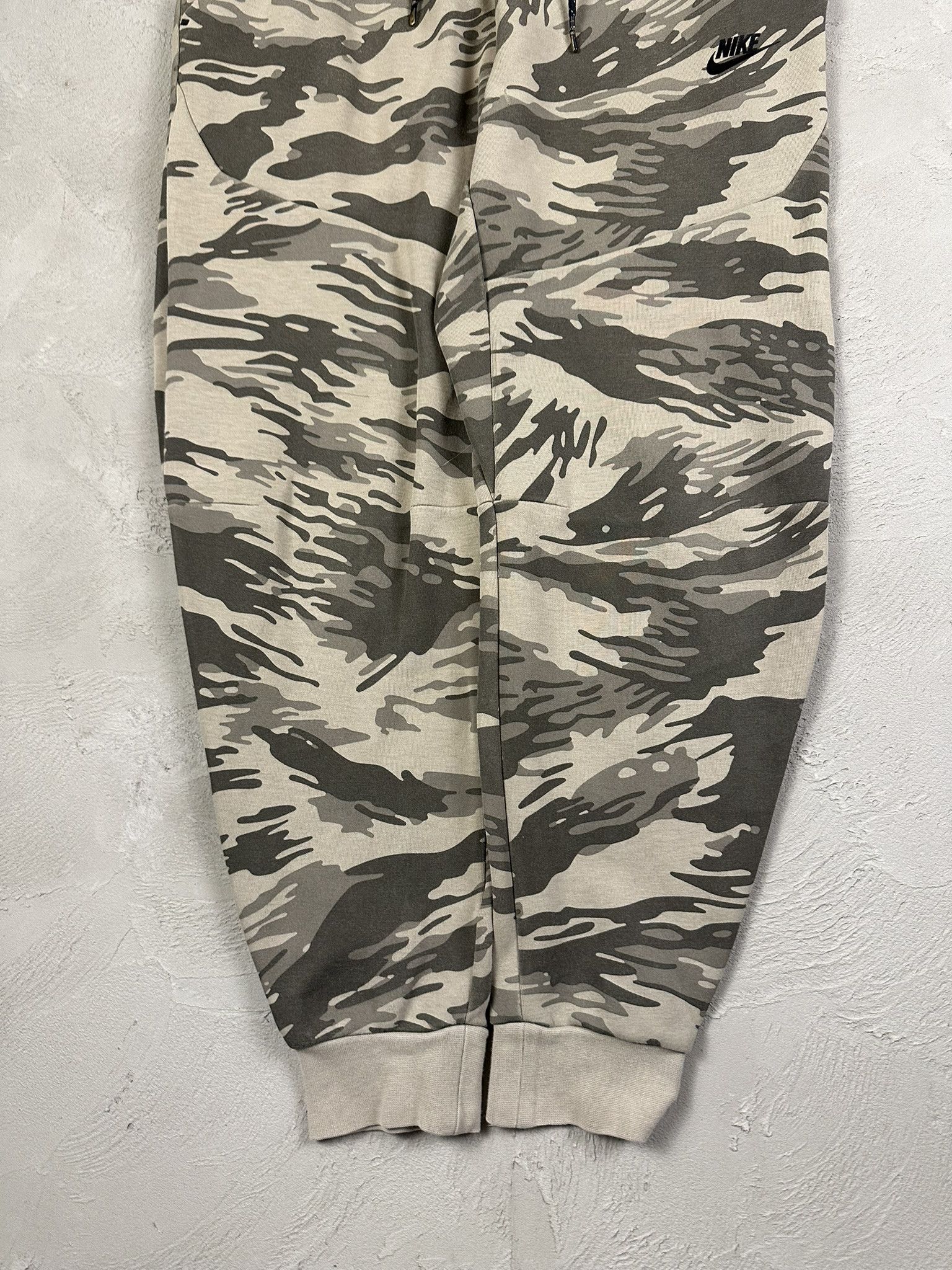 Nike Vintage Y2k Nike Tech Fleece Military Camo Drill Sweatpants Size US 32 / EU 48 - 2 Thumbnail