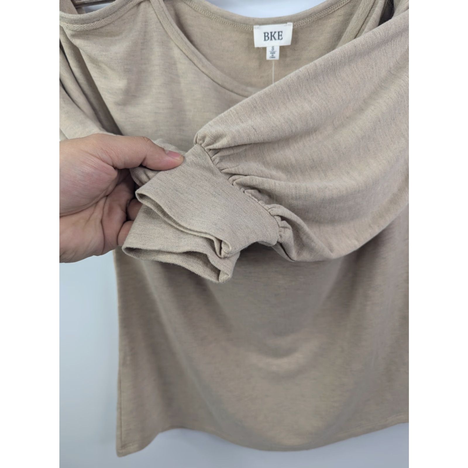 Vintage Buckle Blouse Shirt Women S Buckle Oatmeal Cold Shoulder Long Sleeve Pullover Beige Size S NWT Size S / US 4 / IT 40 - 3 Thumbnail