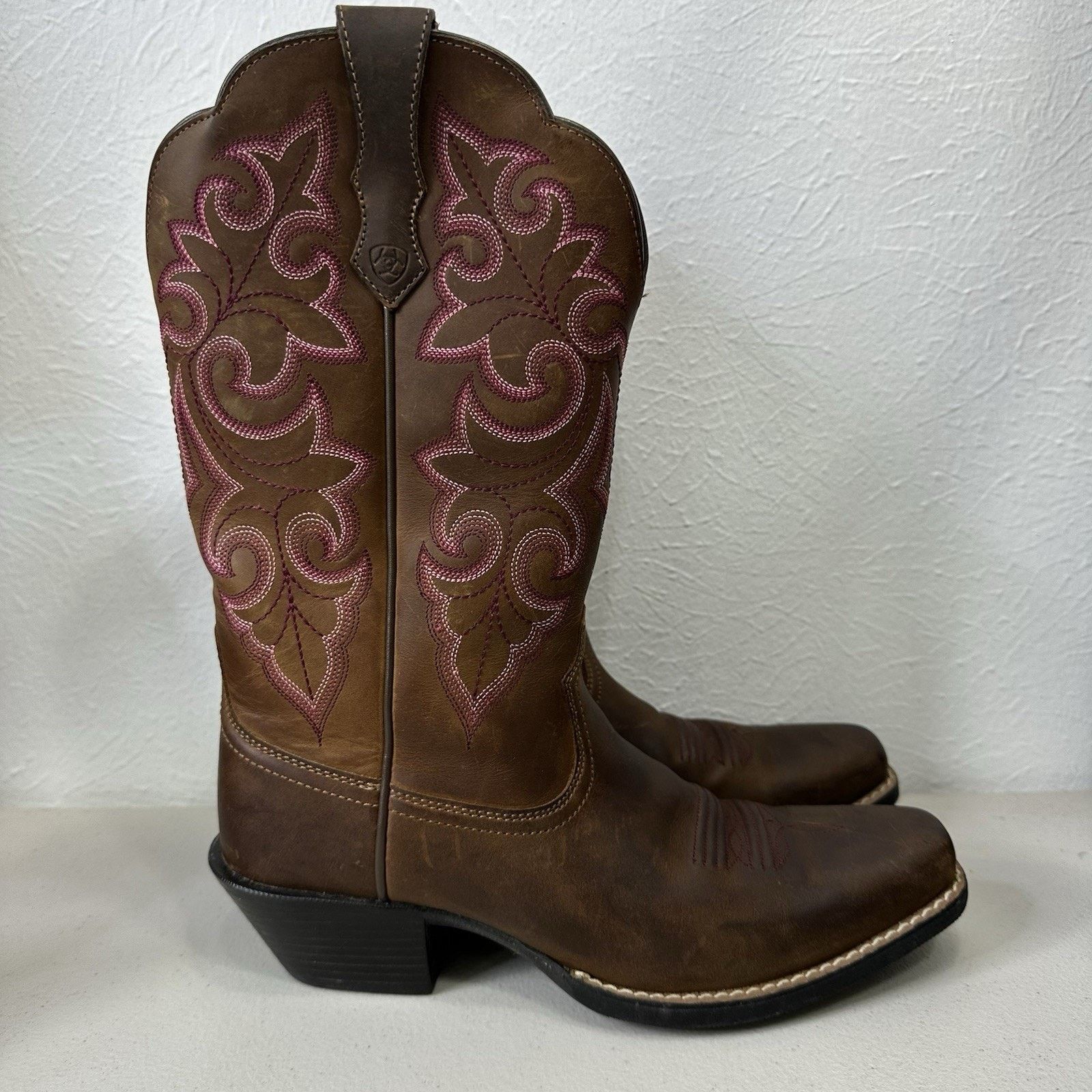Ariat Ariat Women’s 6.5B Roundup Wide Square Toe Pink Stitching Size US 6.5 / IT 36.5 - 6 Thumbnail