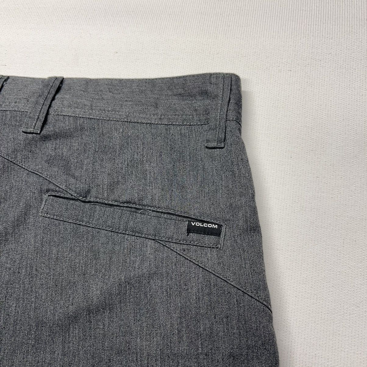 Volcom Volcom Chino Shorts Grey Board Beach Casual Simple Skate Size US 30 / EU 46 - 8 Thumbnail