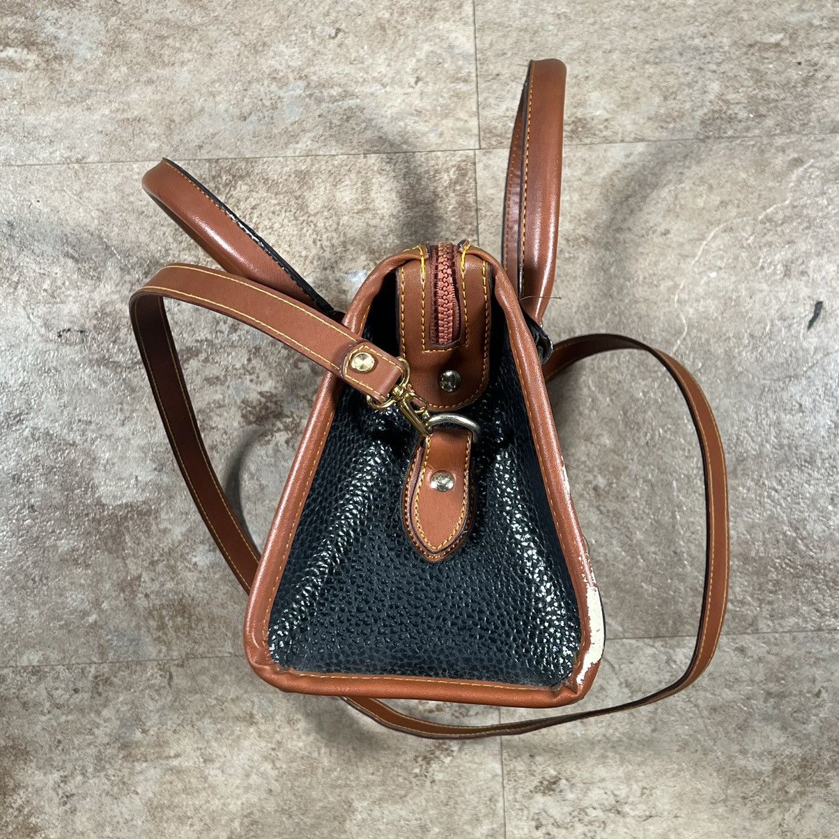 Dooney & Bourke × Vintage Vintage Dooney & Bourke Hand bag with shoulder strap, l Size ONE SIZE - 4 Thumbnail