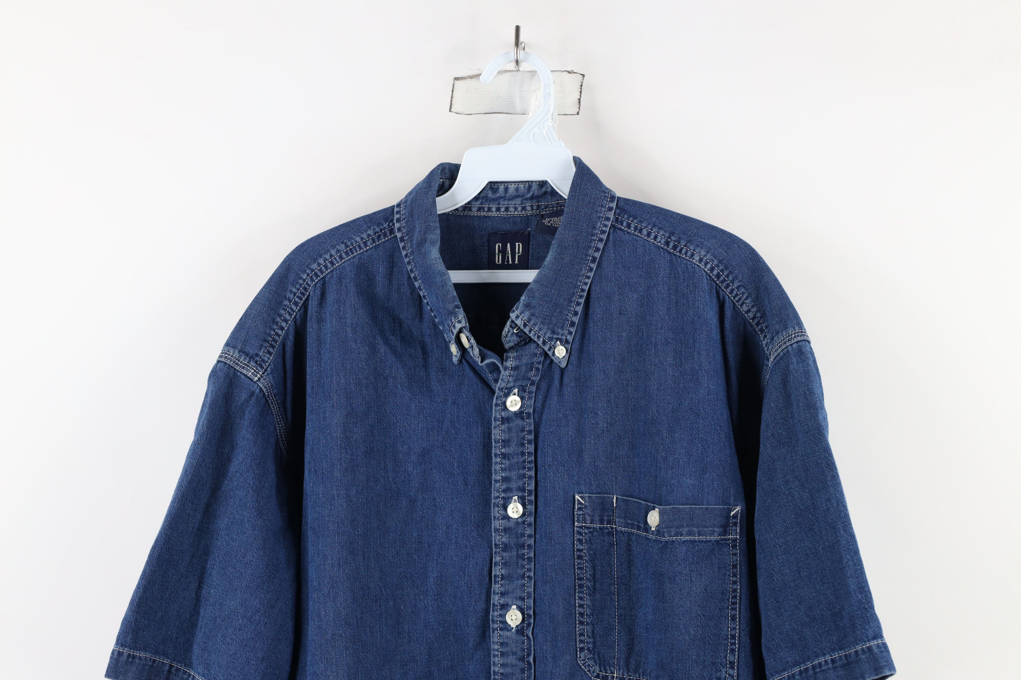 Gap × Vintage Vintage 90s Gap Fit Denim Jean Short Sleeve Button Shirt Size US L / EU 52-54 / 3 - 2 Thumbnail