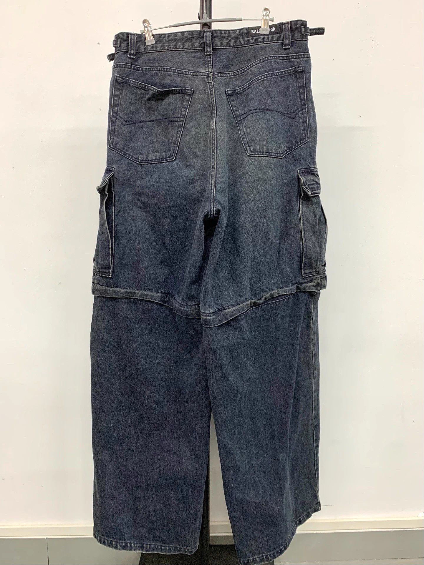 Balenciaga Balenciaga Cargo Detachable Straight Jeans 34 Size US 34 / EU 50 - 6 Thumbnail