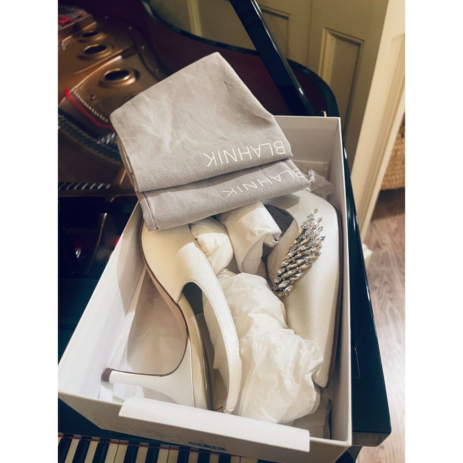 Manolo Blahnik Manolo Blahnik Terala 70mm, Size 39 European size Size US 9 / IT 39 - 11 Thumbnail