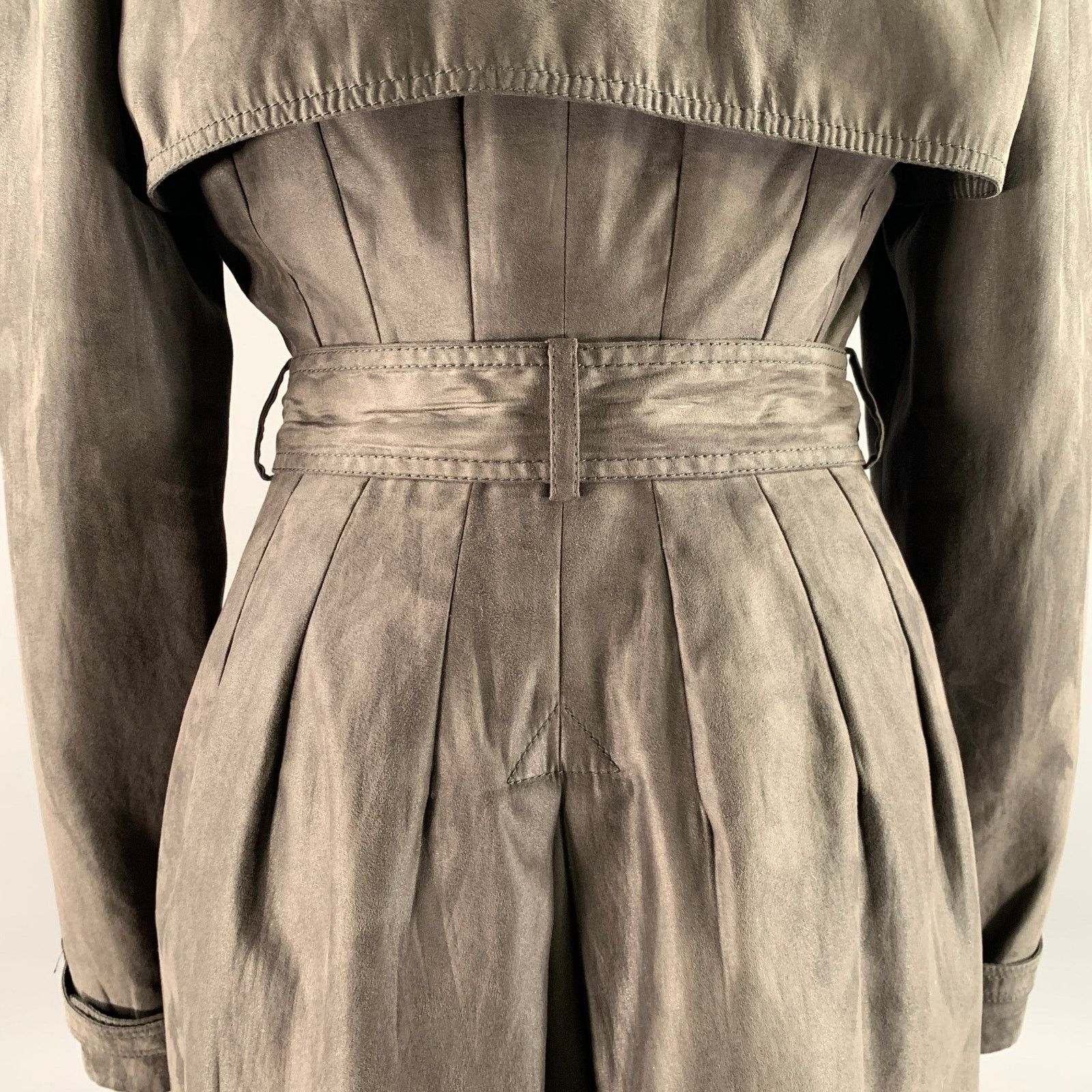 Alexander McQueen ALEXANDER MCQUEEN Grey Polyethylene Double Breasted Coat M Size M / US 6-8 / IT 42-44 - 5 Thumbnail
