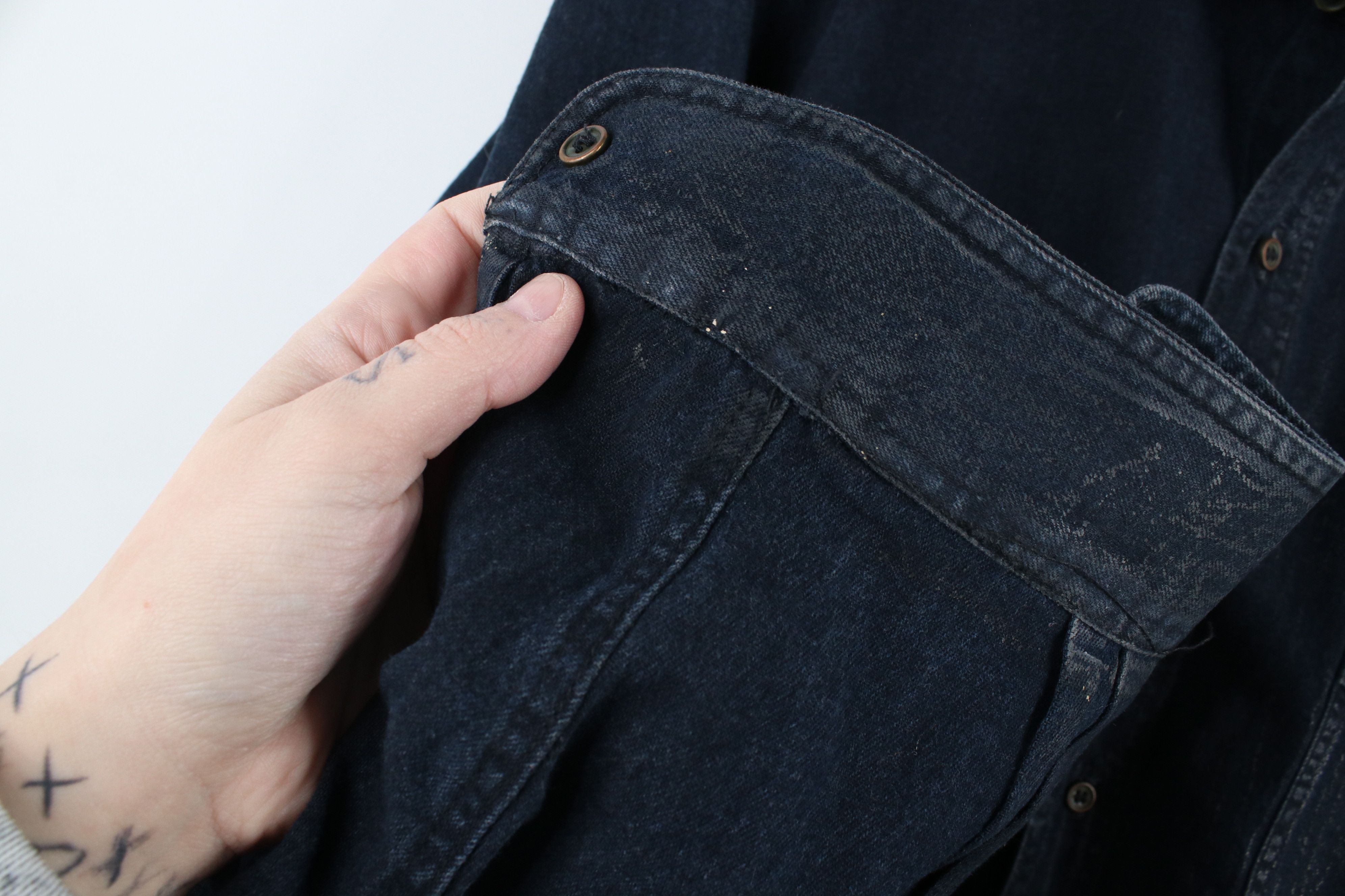 Vintage Vintage 90s Perry Ellis Baggy Denim Jean Button Shirt Size US M / EU 48-50 / 2 - 8 Thumbnail