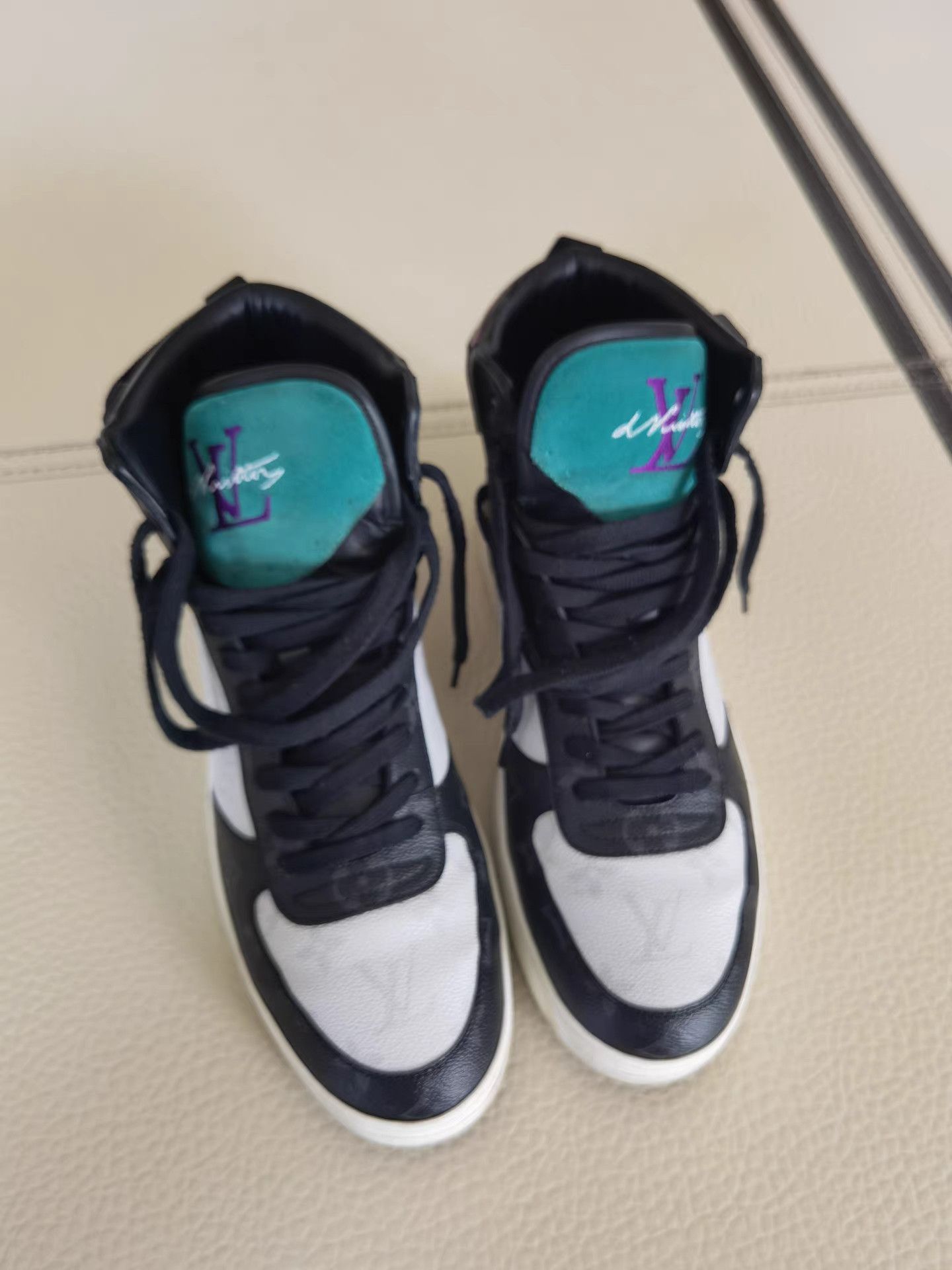 Louis Vuitton LV High-Top Sneakers K17 Size US 9 / EU 42 - 1 Thumbnail