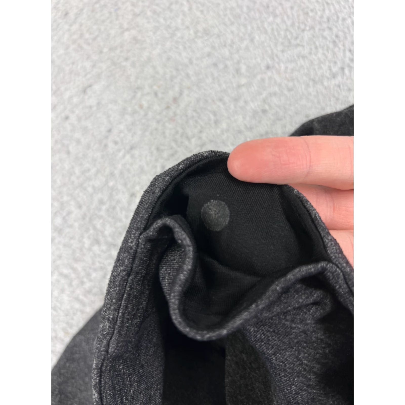 Lululemon Lululemon Leggings Womens 4 Gray Yoga Athletic Compression Skinny Pockets 28.5 in Inseam Veg not allowed? Size 27" / US 4 / IT 40 - 5 Thumbnail