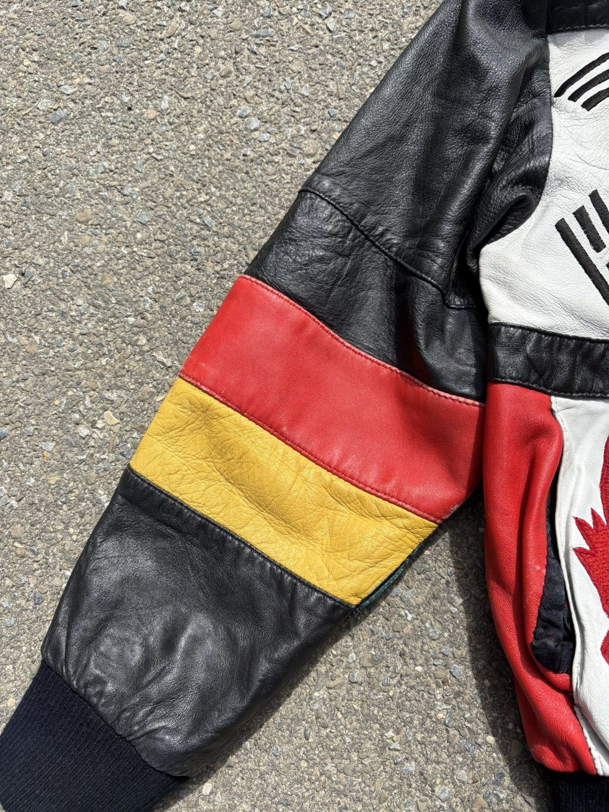 Vintage Vintage 80s Multi-Flag Leather Bomber Jacket by Akaso Size US M / EU 48-50 / 2 - 3 Thumbnail