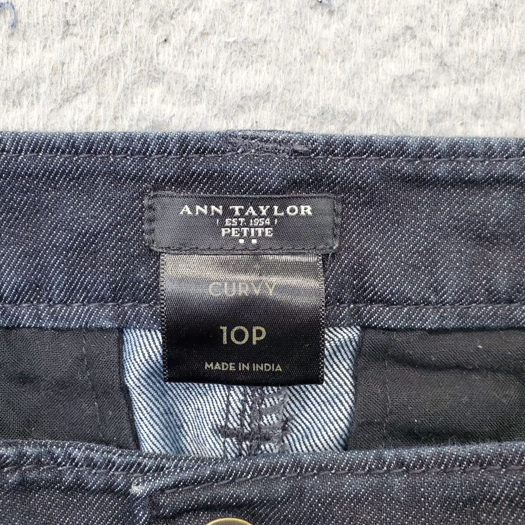 Ann Taylor Ann Taylor Womens Jeans Flare Navy 10P Petite Curvy Denim Dark Wash Flat Front Jeans Size 32" / US 10 / IT 46 - 7 Thumbnail