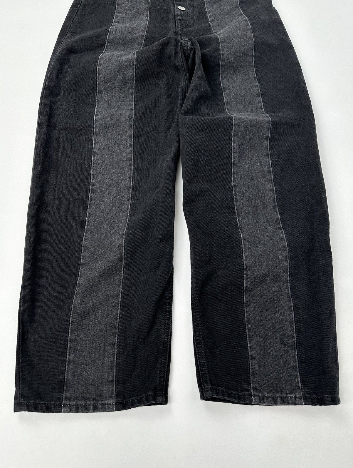 Maison Margiela Maison Margiela MM6 High waisted Button Fly Two-tone Denim Size 27" / US 4 / IT 40 - 4 Thumbnail
