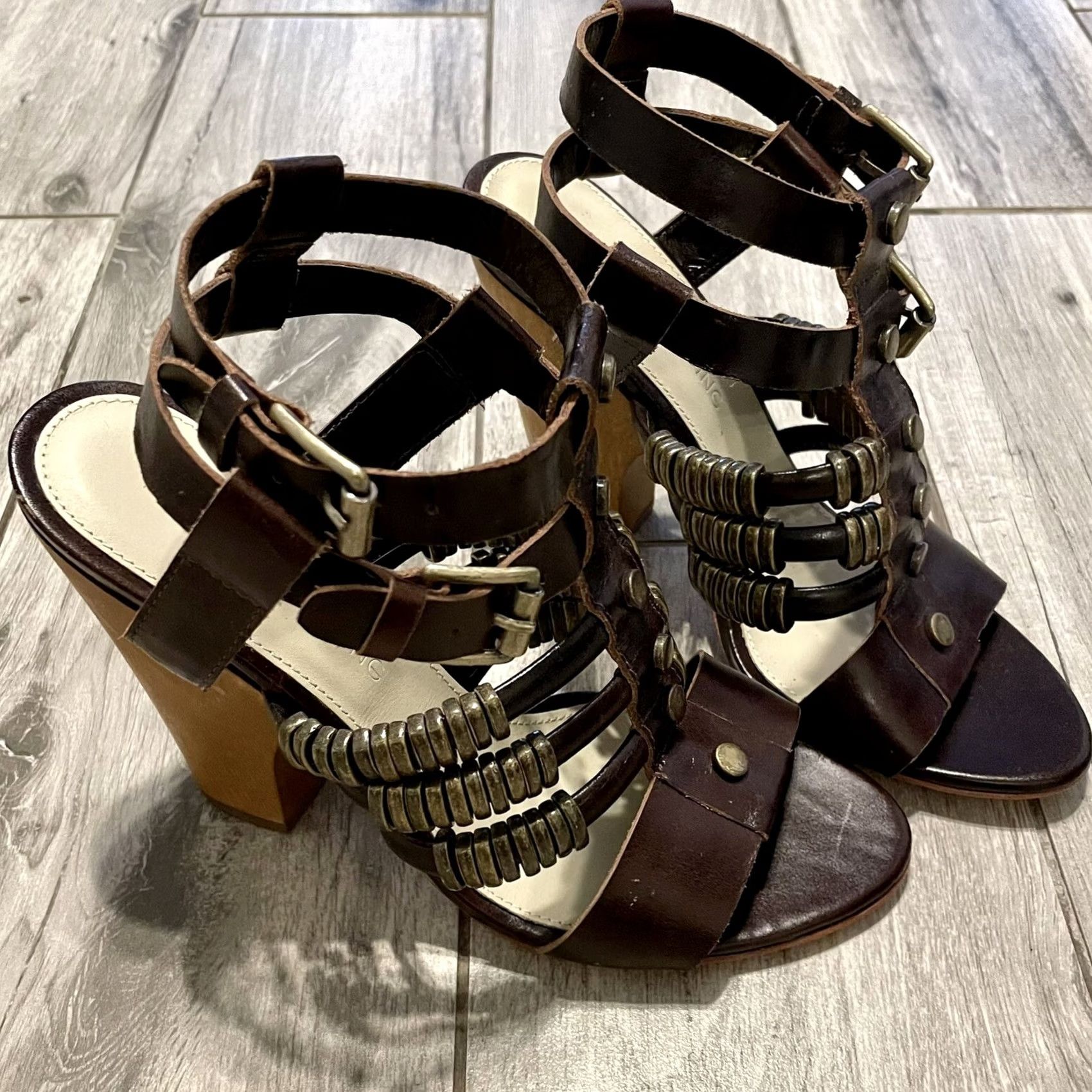 Madison VINTAGE? NWOT MADISON HARDING Brown Leather Wood Chunky Heel Sandals Gladiator 8.5 Brazil Size US 9 / IT 39 - 3 Thumbnail