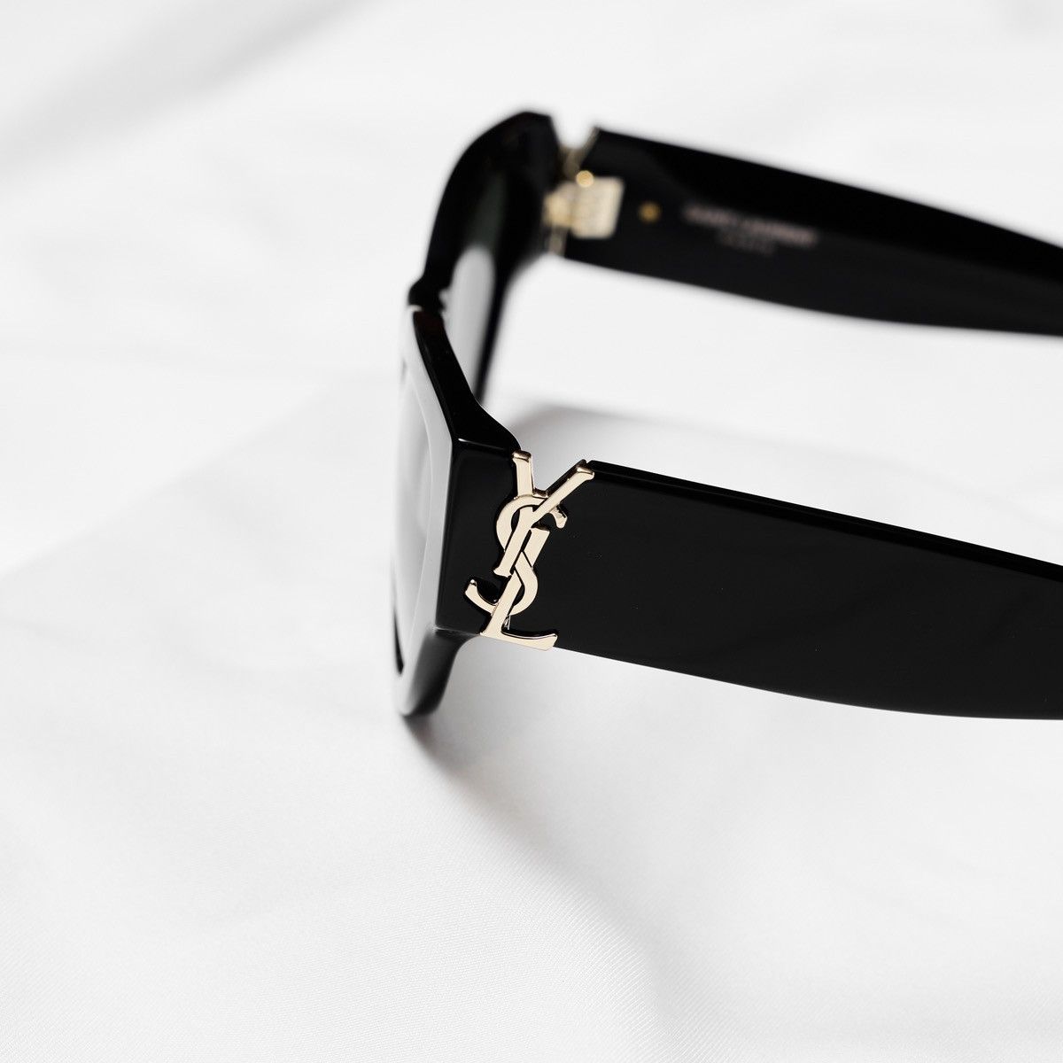 Saint Laurent Paris SAINT LAURENT SL M94 001 SUNGLASSES Size ONE SIZE - 3 Thumbnail