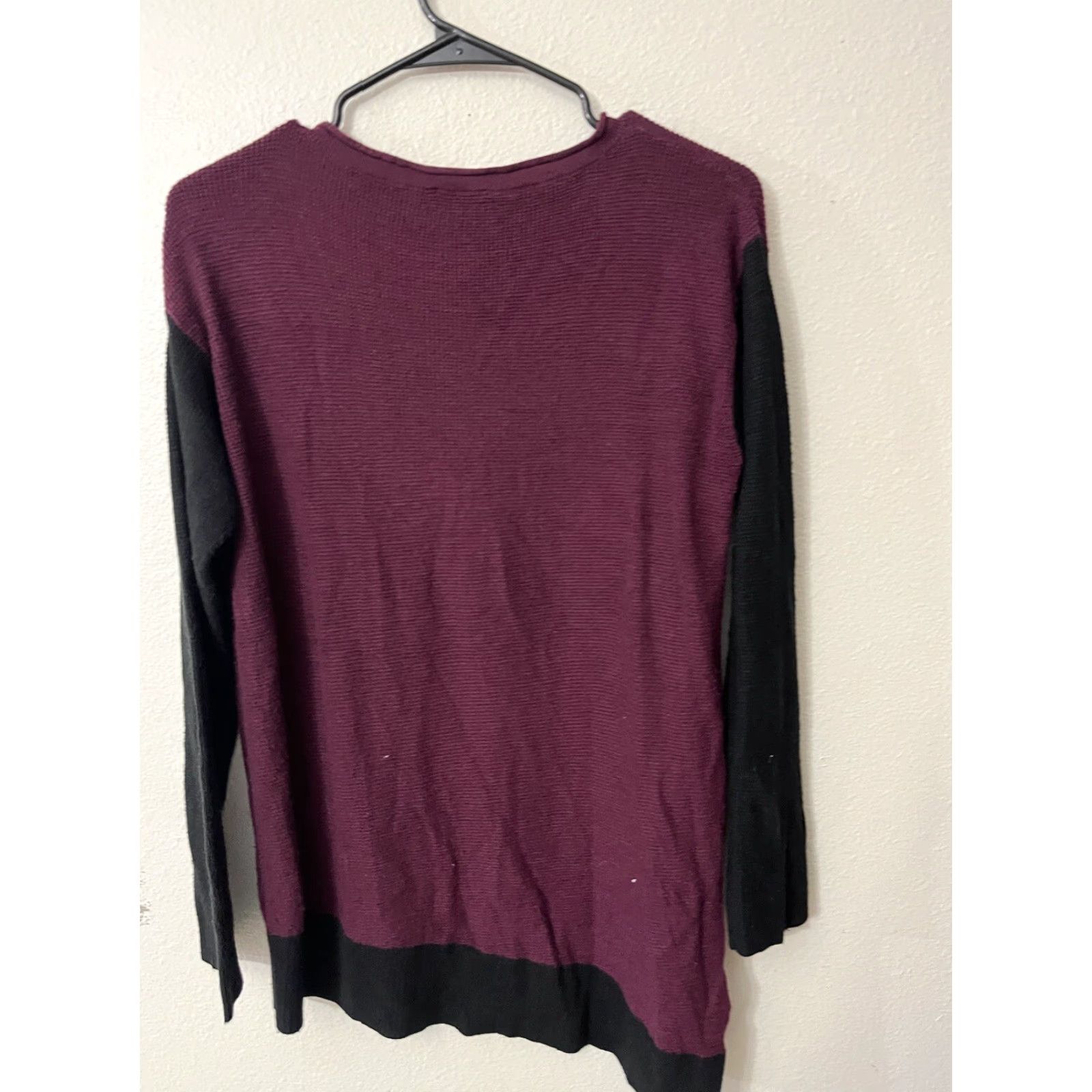 Vince Camuto VINTAGE Vince Camuto Women’s Sweater Long Sleeve Pullover M Maroon Ribbed Detail Size M Women Slim Fit Pullover - 90s-2000s? (Note: remove confusion) Size M / US 6-8 / IT 42-44 - 2 Thumbnail
