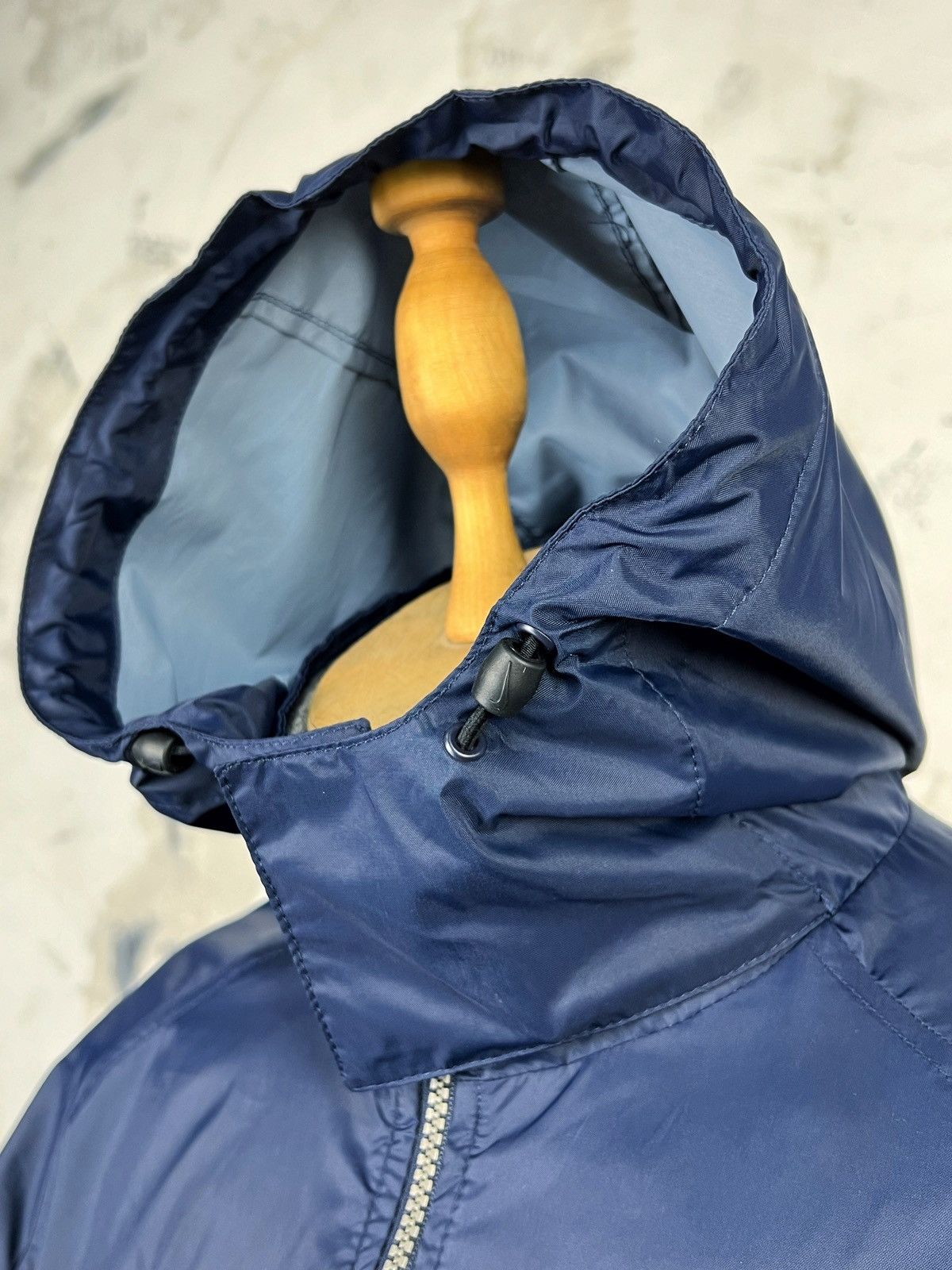 Nike Vintage Nike Packable Hooded Big Logo Jacket Size XL Size US XL / EU 56 / 4 - 5 Thumbnail