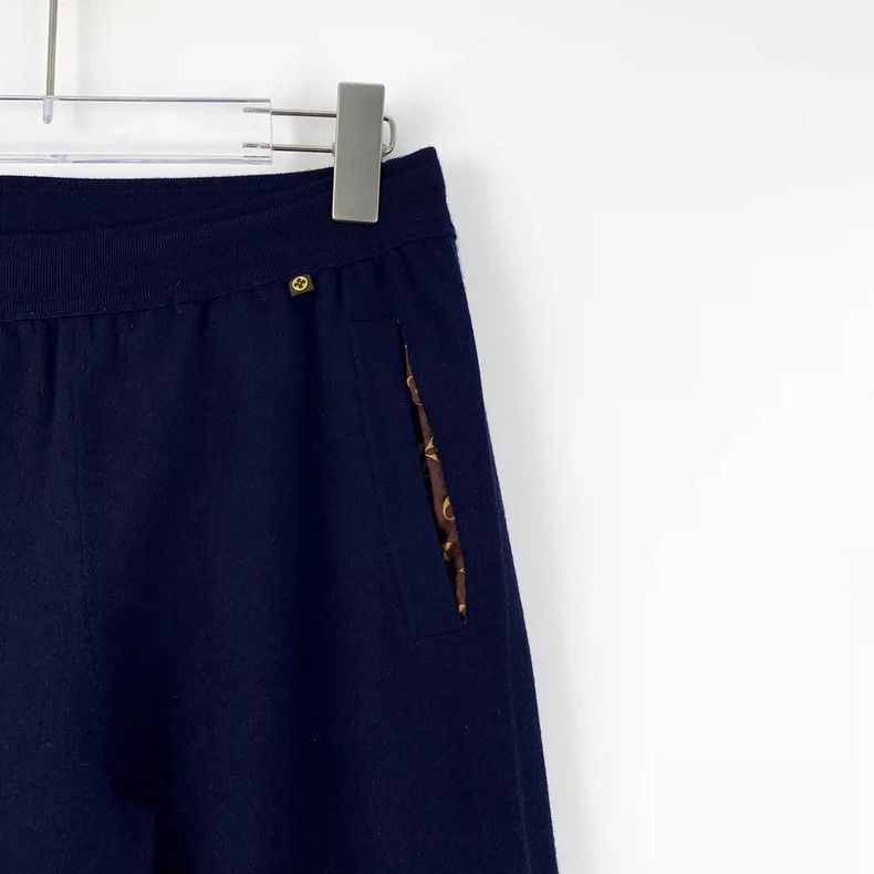Louis Vuitton Louis Vuitton size xs Navy cashmere leggings slacks pants Size US 28 / EU 44 - 3 Thumbnail