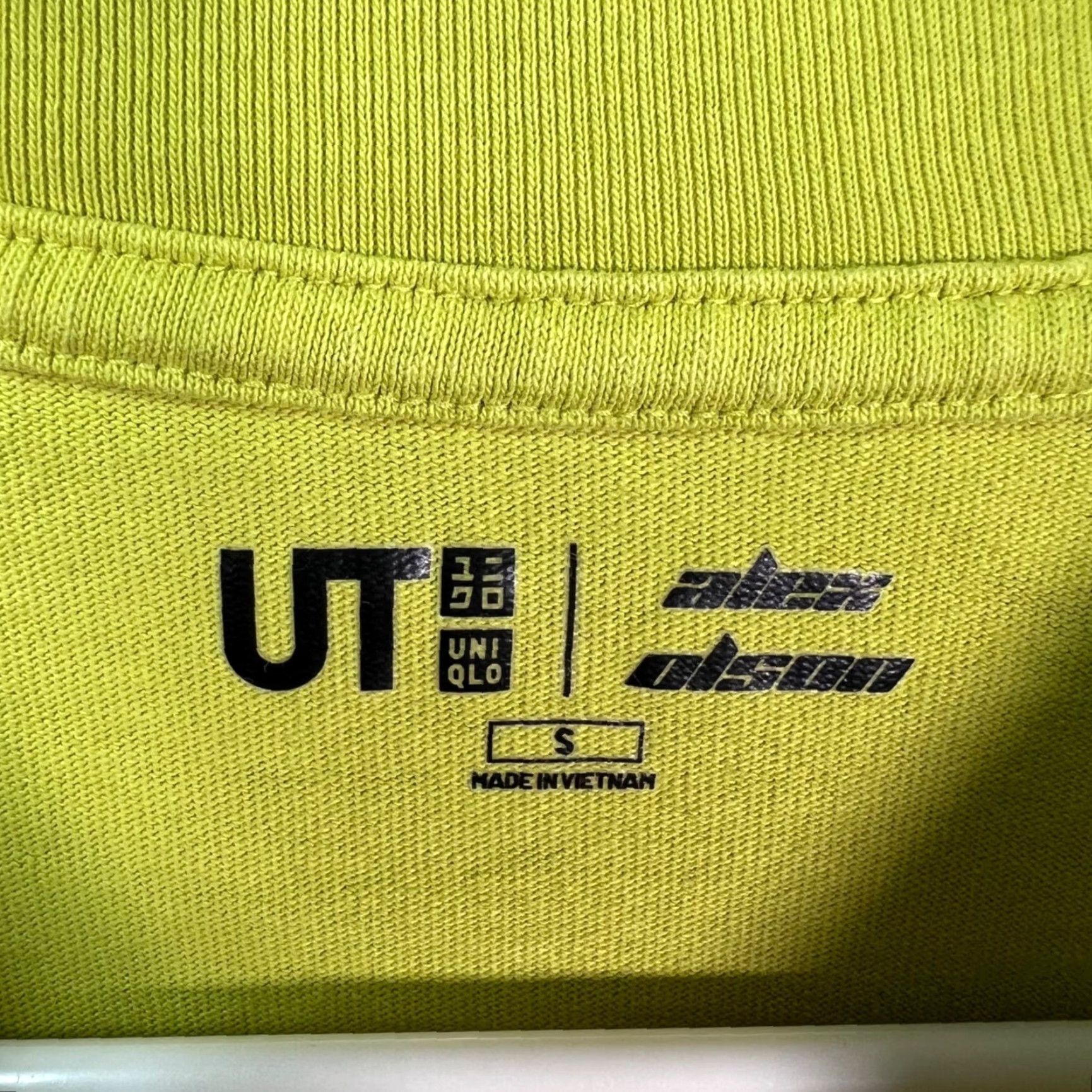 Uniqlo Uniqlo T-Shirt Mens Small Cotton Grapefruit Green Absolutely Crew Neck Short Sleeve 2020s Spring Summer Fall Clothing Shirt Green Size US S / EU 44-46 / 1 - 3 Thumbnail