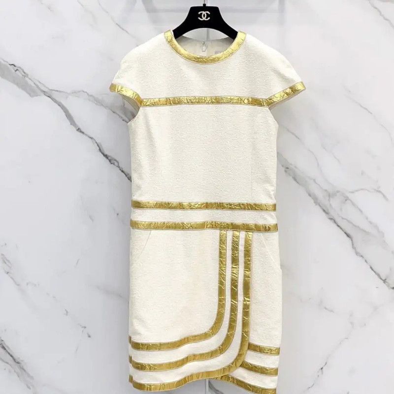 Chanel Chanel White Silk Blend Short Sleeve Dress 0089 Size M / US 6-8 / IT 42-44 - 1 Thumbnail