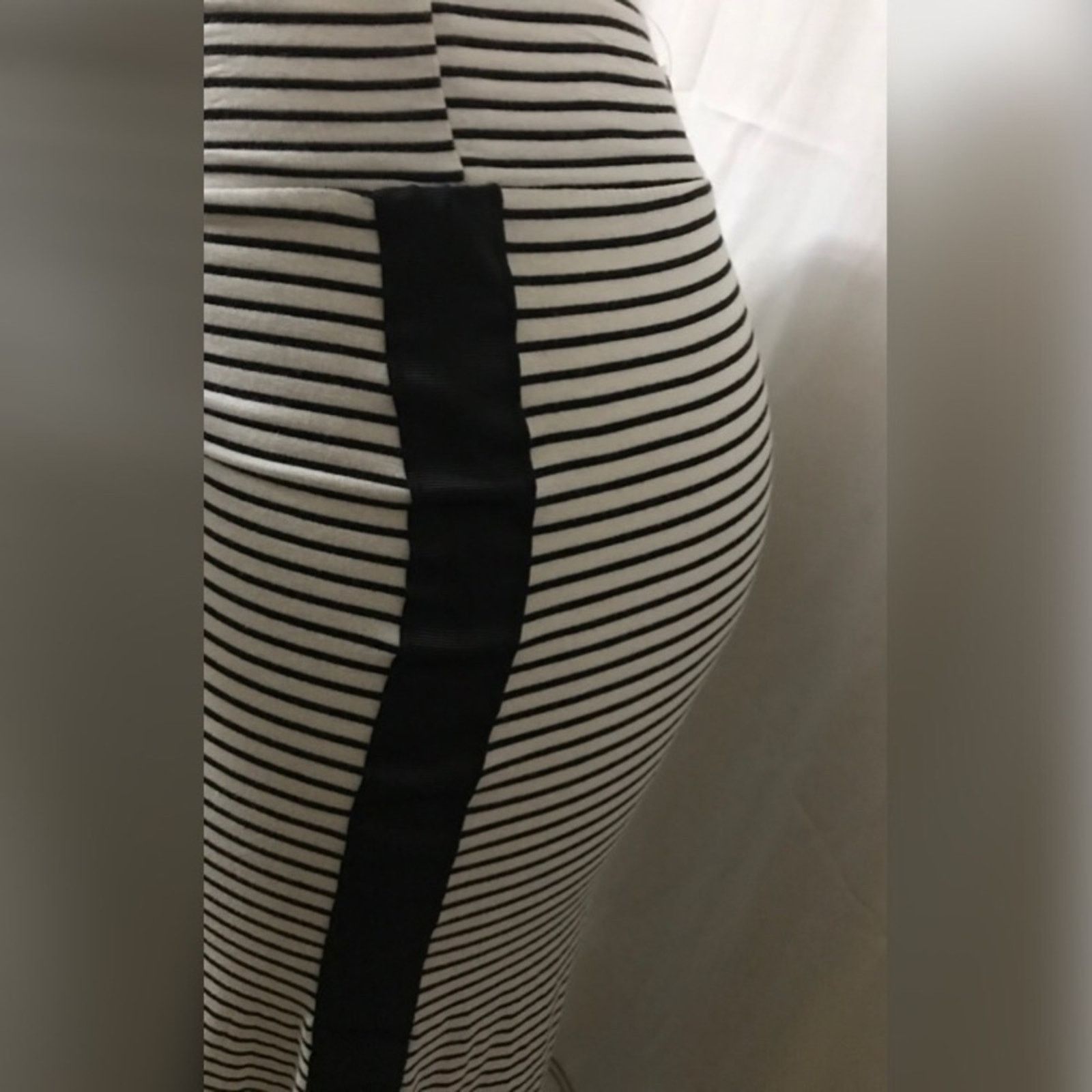 Other Finn & Clover Black and White Striped Long Skirt Size 27" / US 4 / IT 40 - 4 Thumbnail