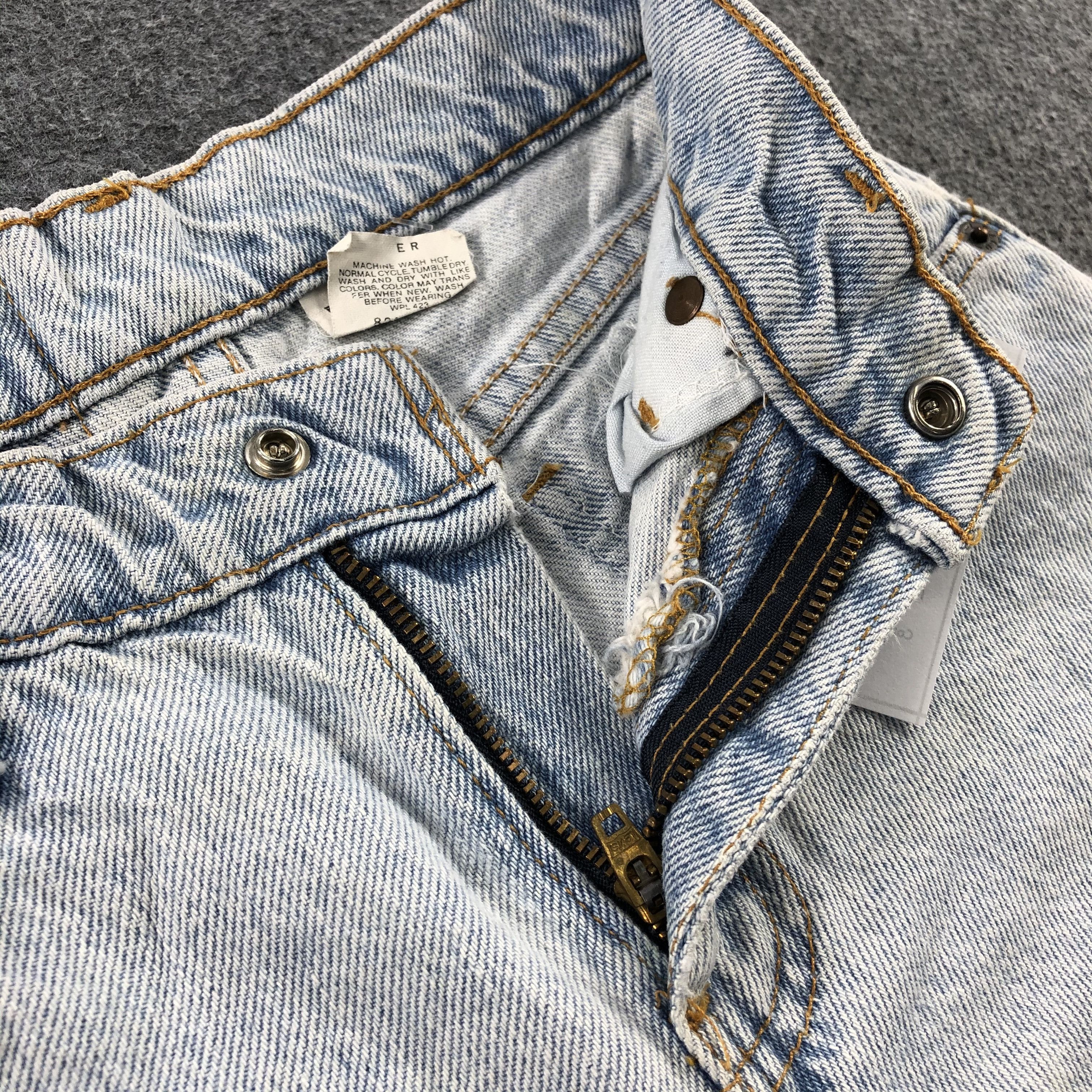 Levi's Vintage 90s Levis 560 Orange Tab Jeans 22 x 22 -J953 Size US 26 / EU 42 - 7 Thumbnail
