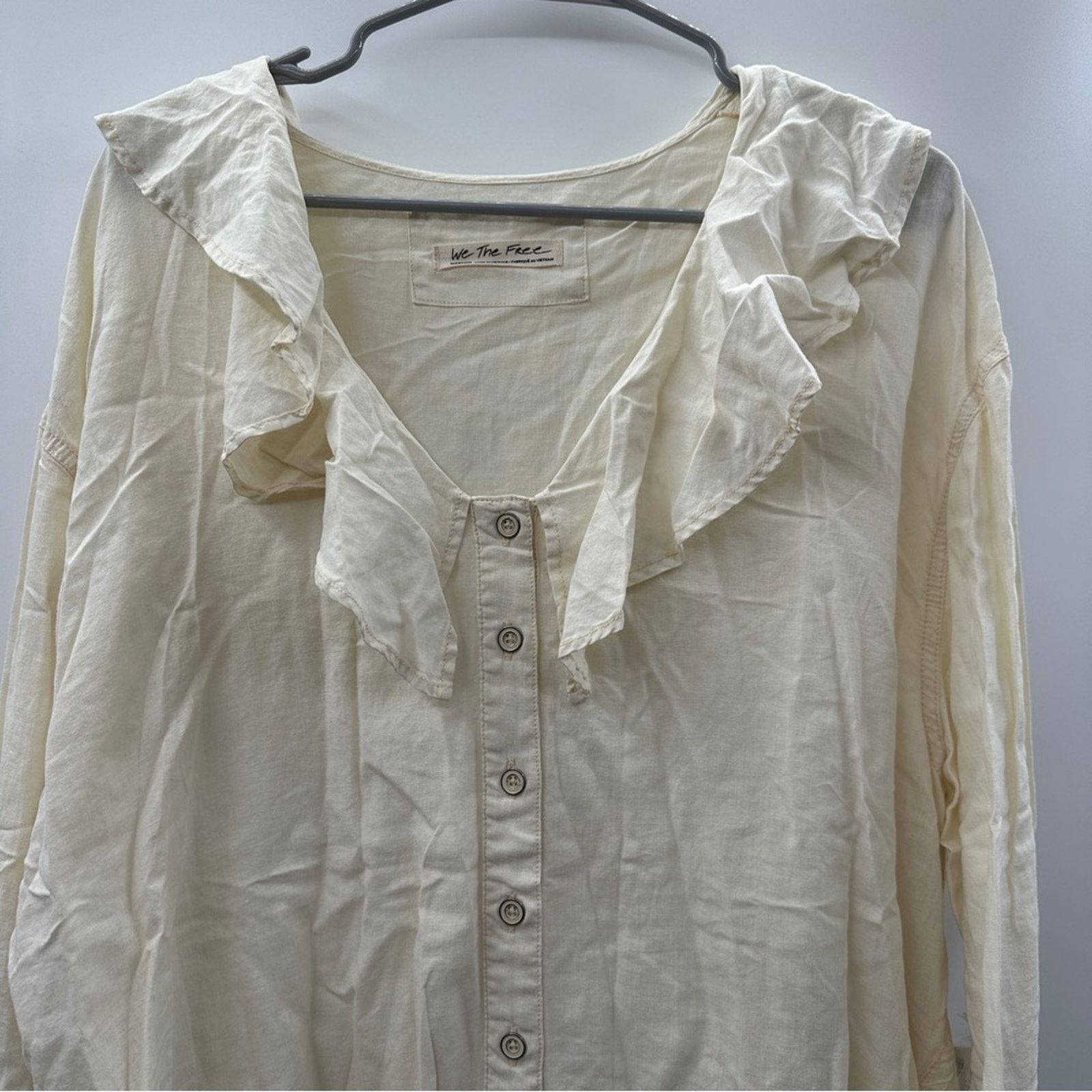 Free People We The Free People Ivory Ruffle Neck Button Down Top Sz M Size M / US 6-8 / IT 42-44 - 2 Thumbnail