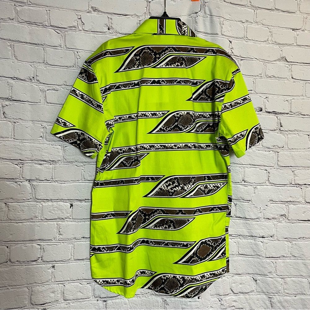 SSS World Corp NWT New $225 SSS World Corp Short Sleeve Button Green Snake Size US M / EU 48-50 / 2 - 4 Thumbnail