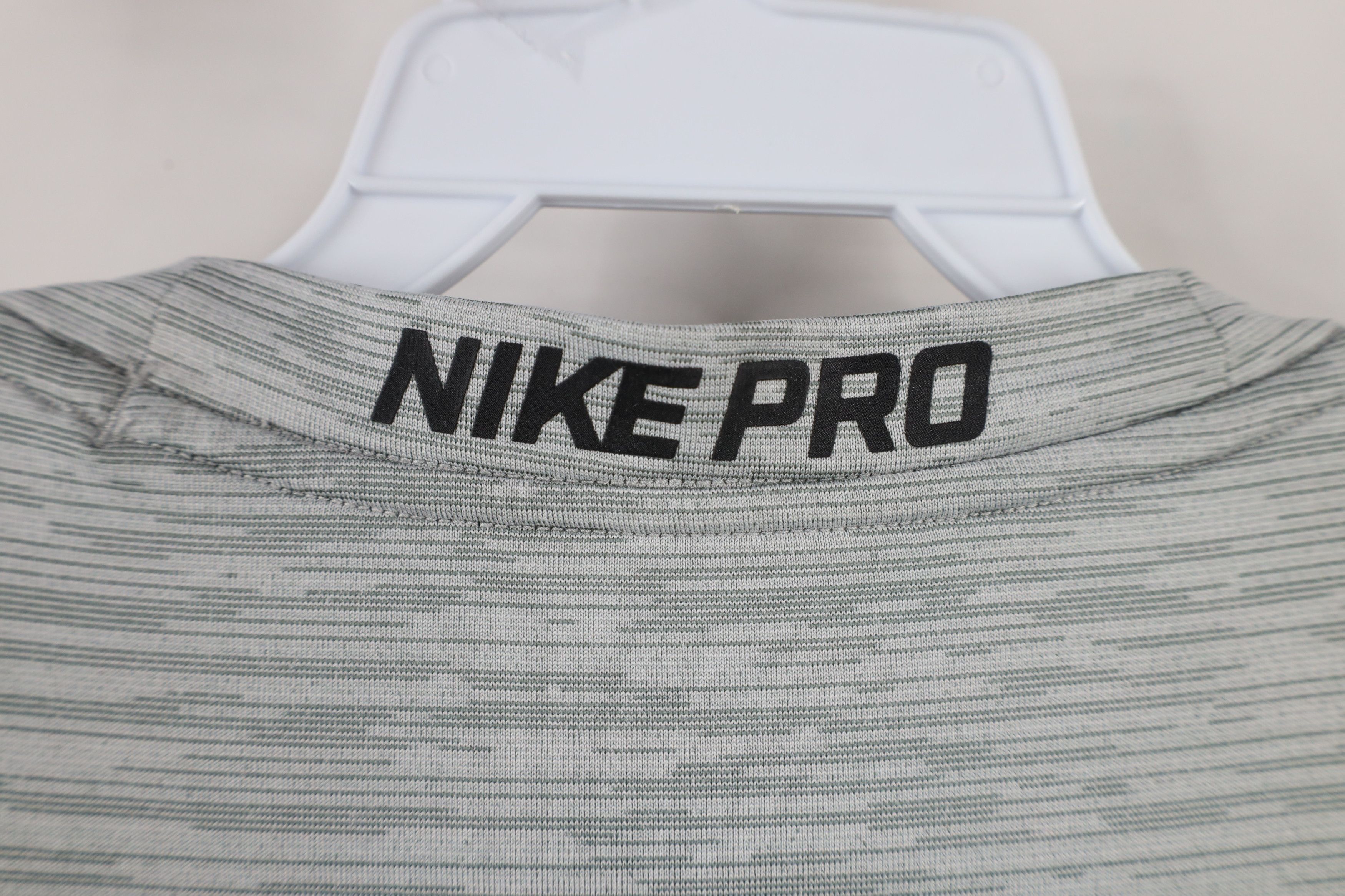 Nike × Vintage Nike Pro Compression Center Swoosh Gym Training T-Shirt Gray Size US L / EU 52-54 / 3 - 11 Thumbnail