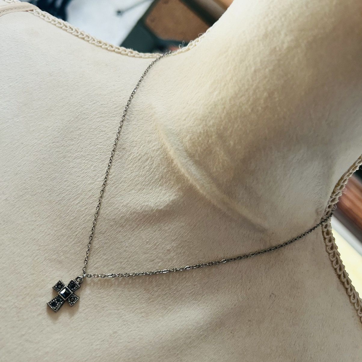 Handmade Handcrafted marcasite tone glass stone cross necklace Size ONE SIZE - 2 Thumbnail
