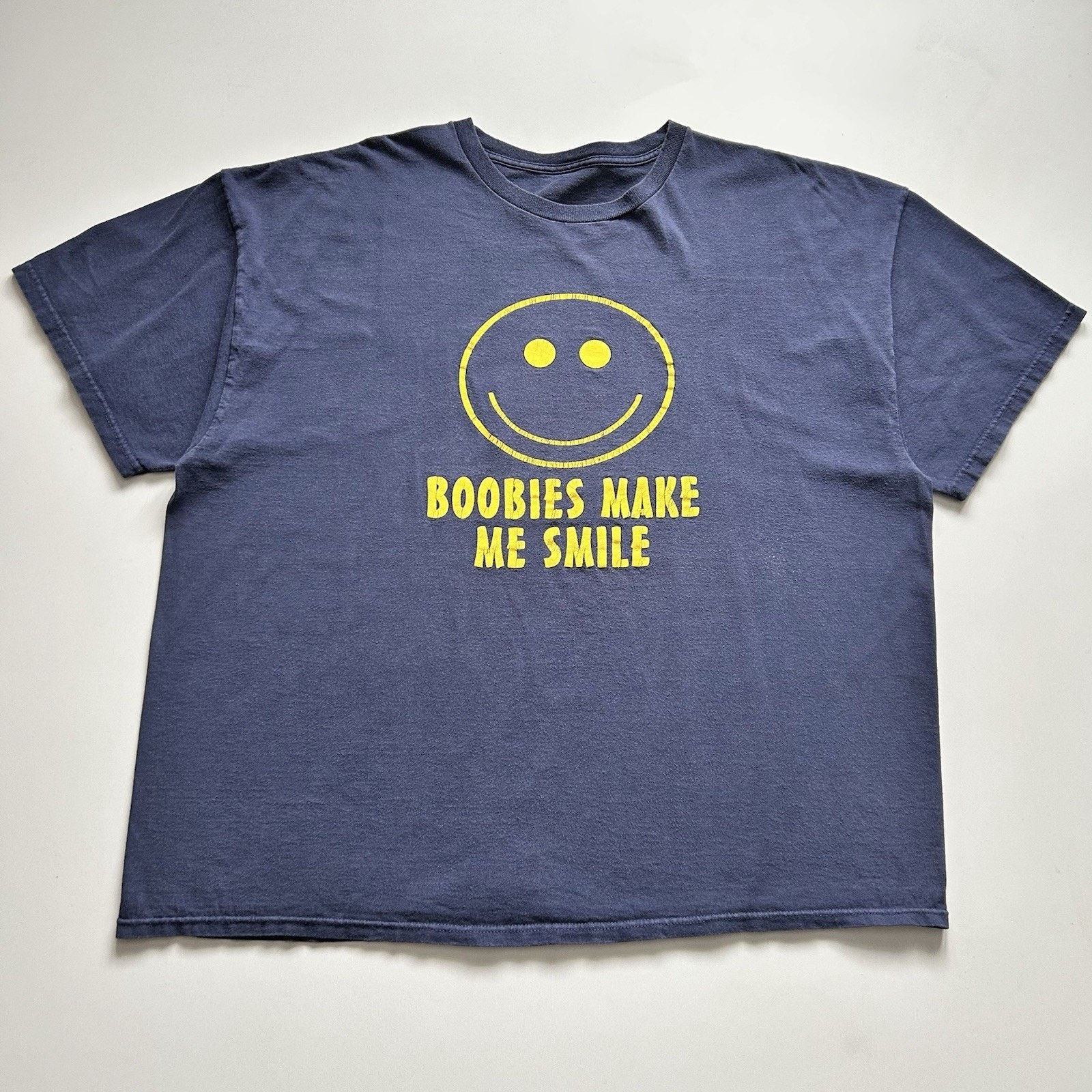 Vintage Funny T Shirt 3XL Y2K Boobies Make Me Smile Faded