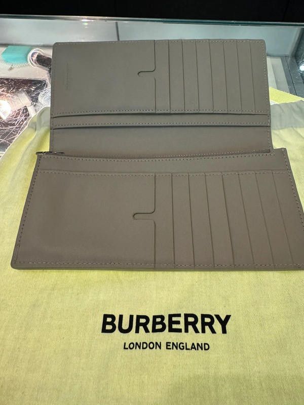 Burberry NEW Burberry Unisex Embossed Check Continental Wallet Green Size ONE SIZE - 4 Thumbnail