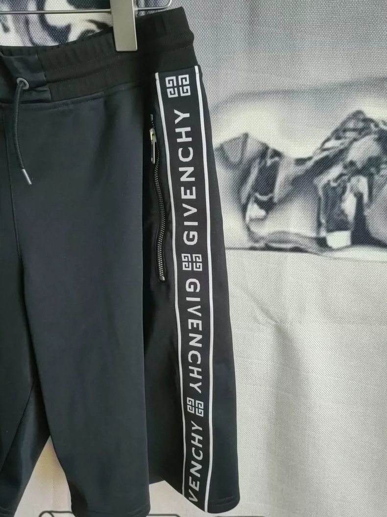 Givenchy Givenchy Drawstring Logo Printed Zipper Pocket Casual Shor Size US 30 / EU 46 - 2 Thumbnail
