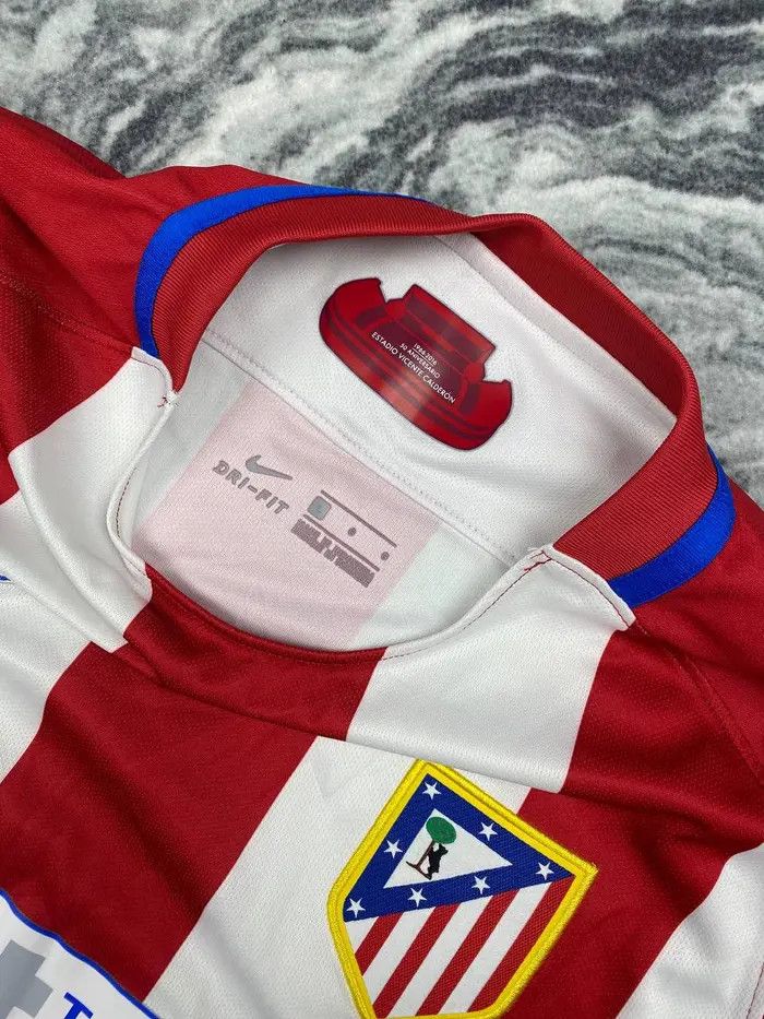 Nike Nike Atletico Madrid 2016 2017 Home Football Shirt Soccer Size US L / EU 52-54 / 3 - 6 Thumbnail