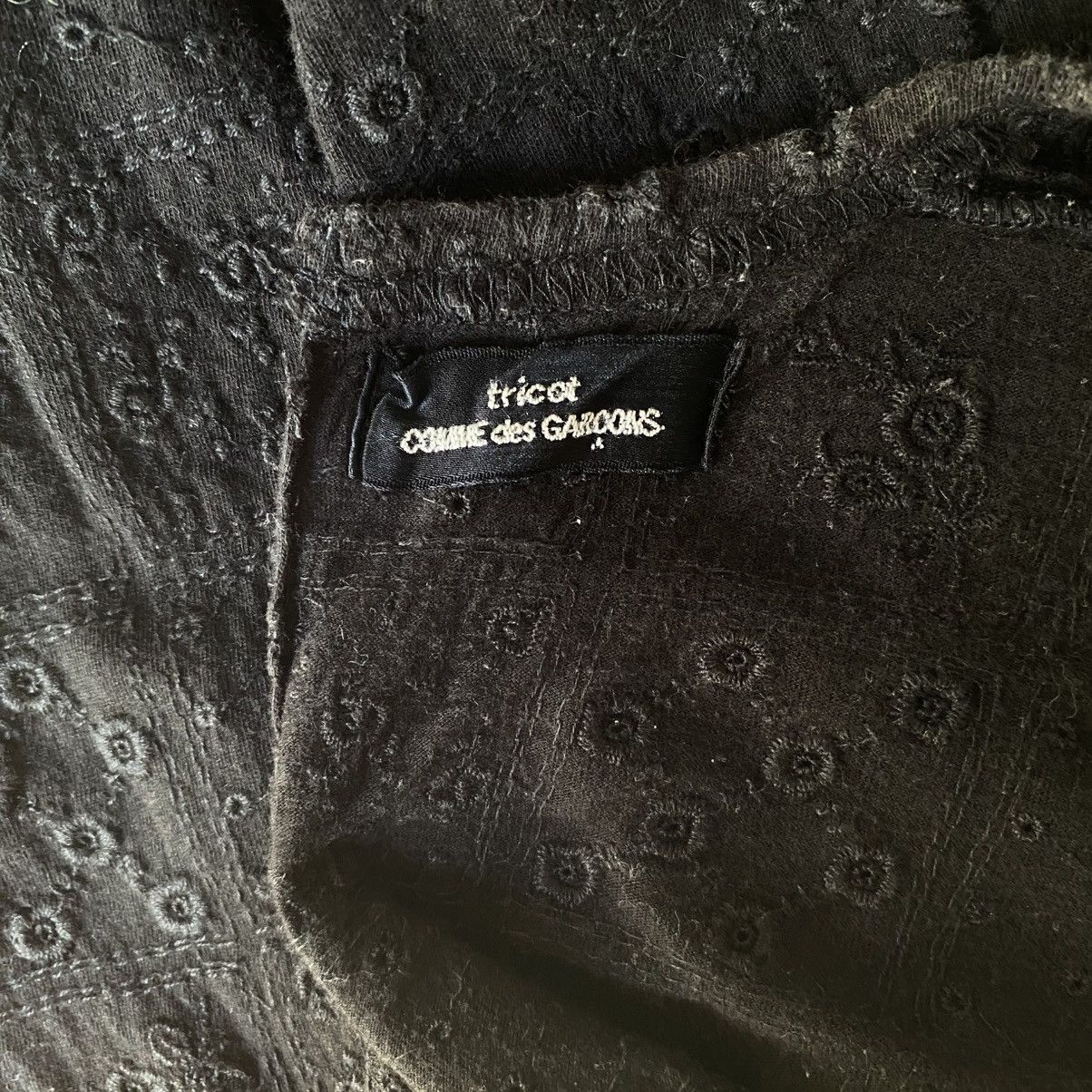 Comme des Garcons COMME des GARCONS Black Embroidered Cutout Short-Sleeve Top Size M / US 6-8 / IT 42-44 - 7 Thumbnail