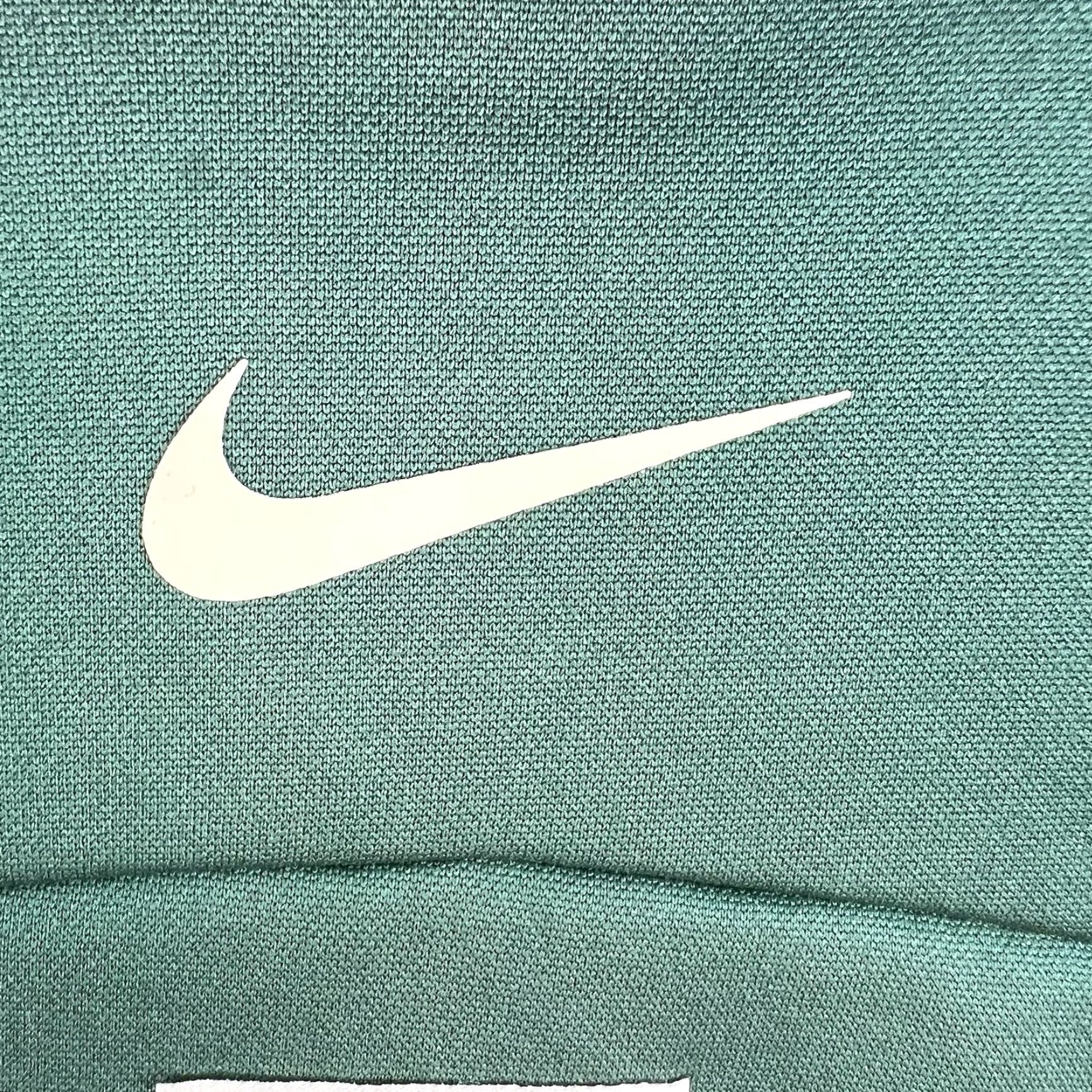 Nike Vintage Nike Milwaukee Bucks NBA Hooded Sweatshirt Adult Size L Green Therma-Fit Size US L / EU 52-54 / 3 - 4 Thumbnail