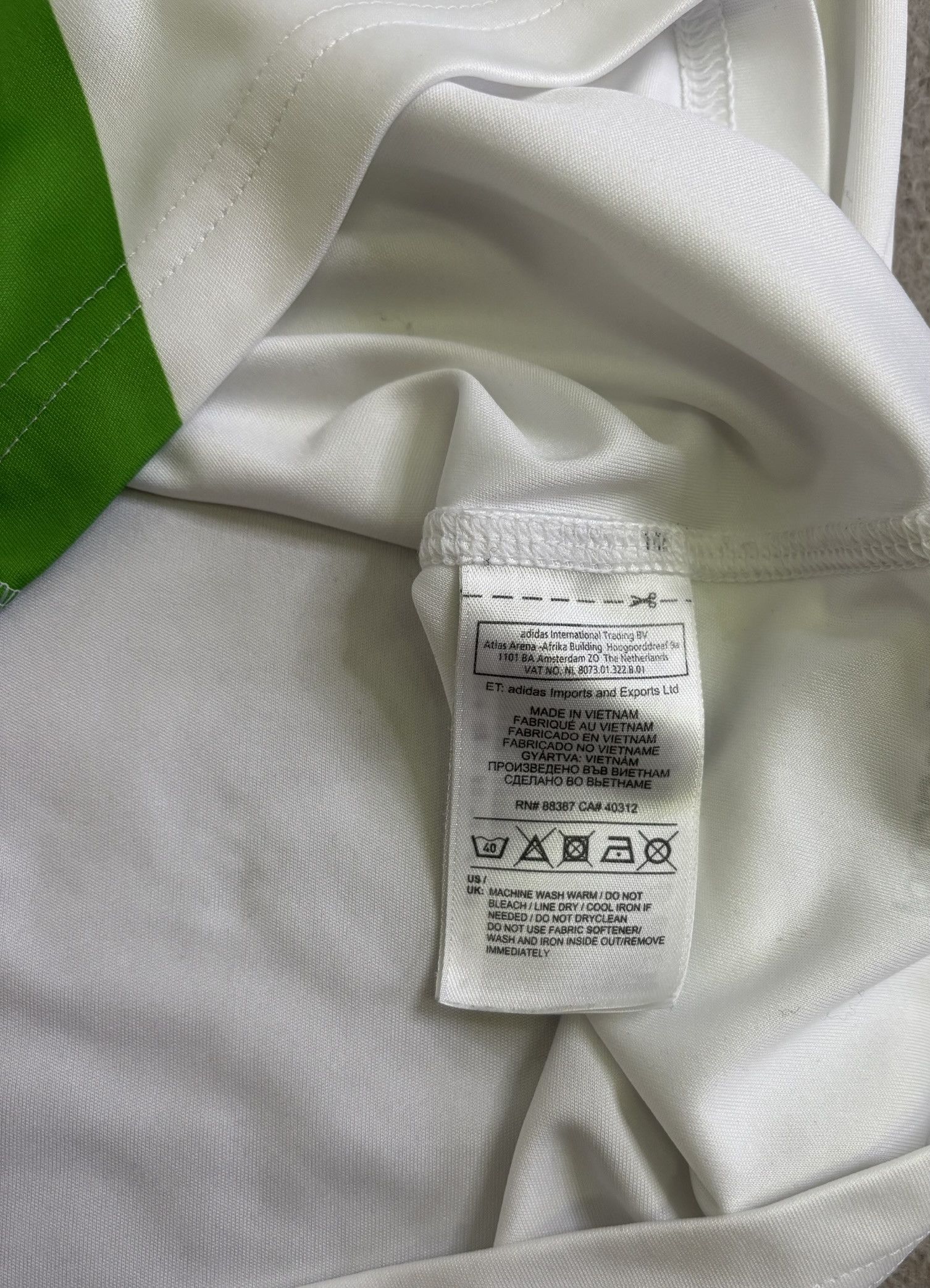 Adidas VfL Wolfsburg 2013/2014 Pohlers #26 Adidas Player Issue Size US S / EU 44-46 / 1 - 21 Thumbnail